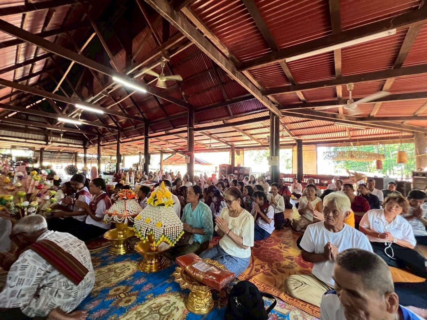 ภาพร่วมพิธีกรรมวัดสมสะอาด