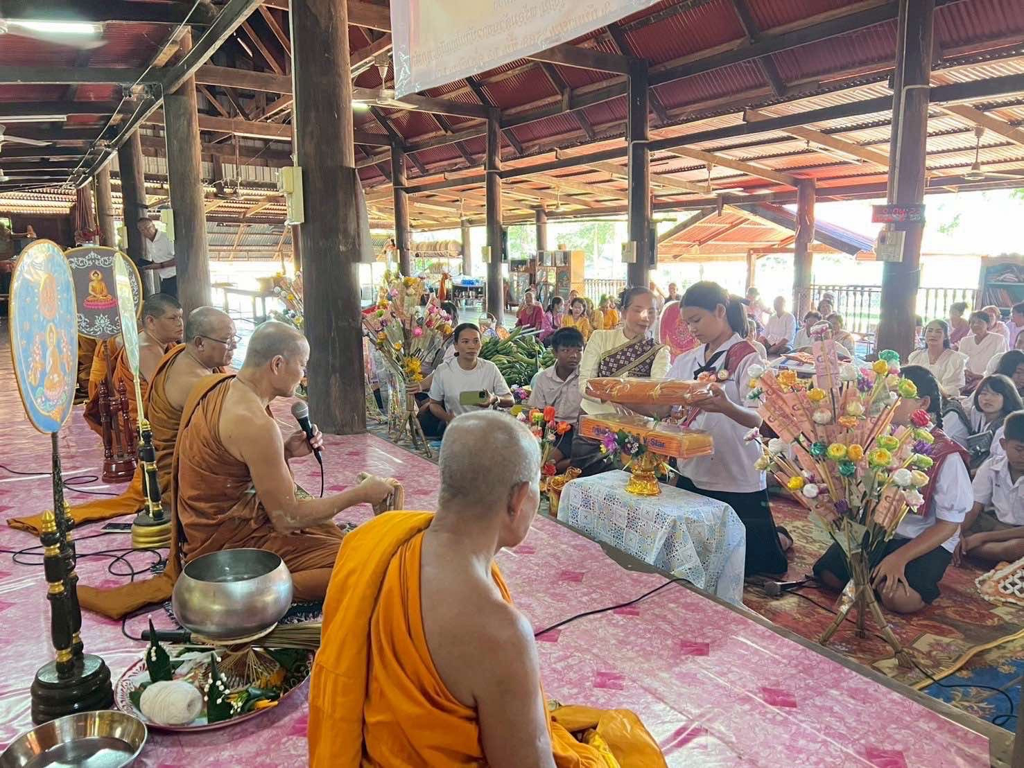 ภาพร่วมพิธีกรรมวัดสมสะอาด