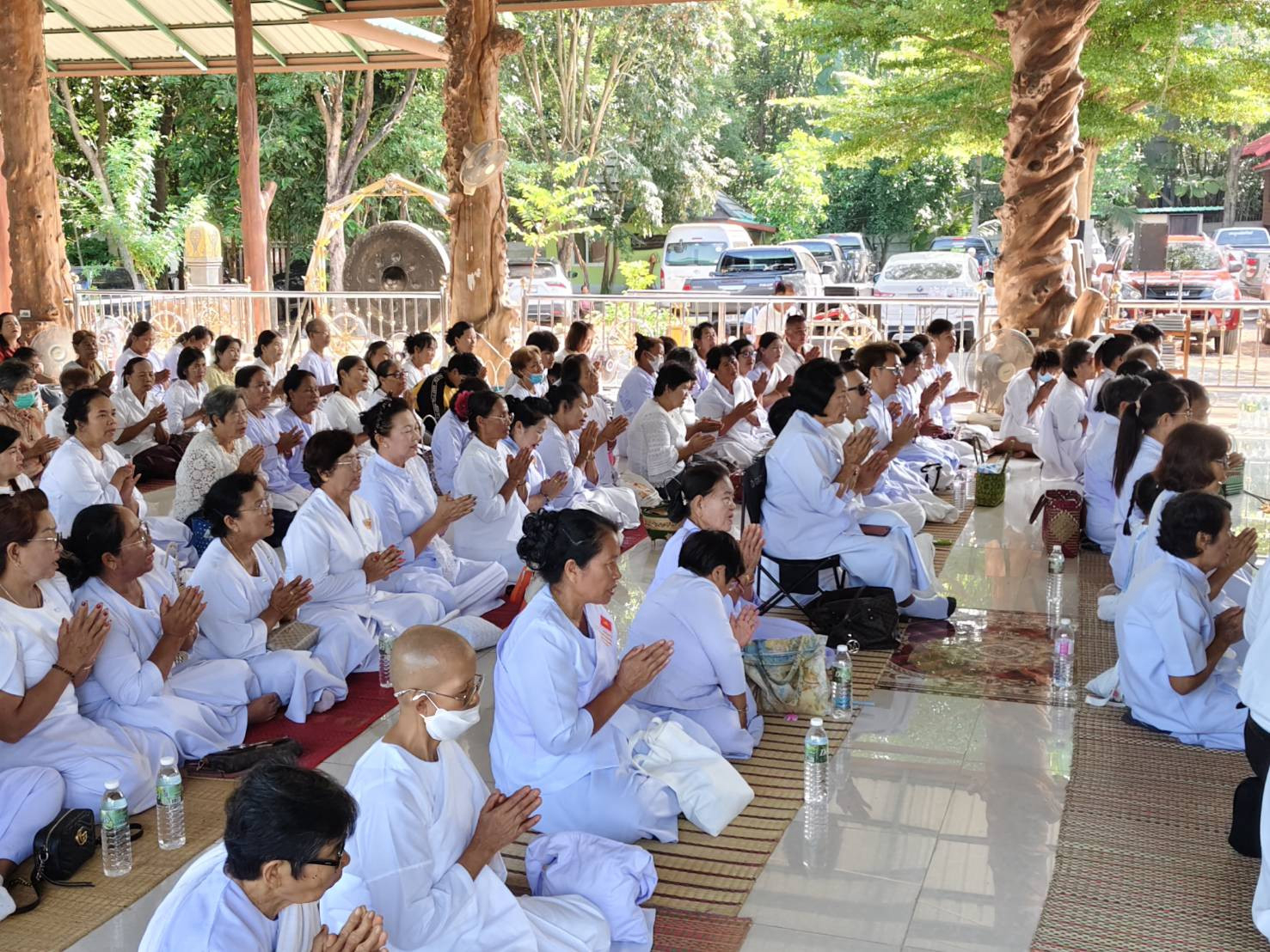 ภาพร่วมพิธีกรรมวัดป่าอินทสิริ