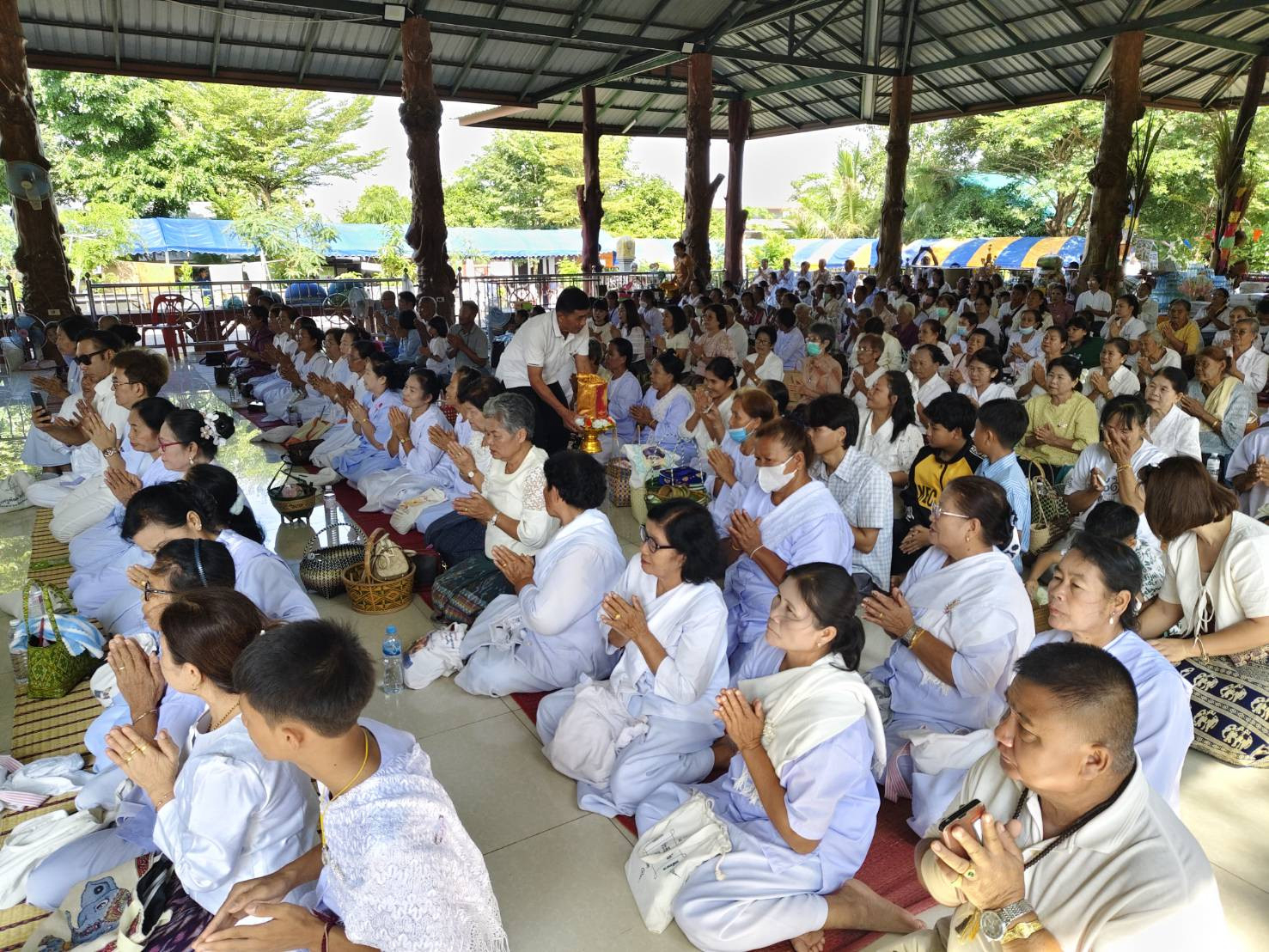 ภาพร่วมพิธีกรรมวัดป่าอินทสิริ