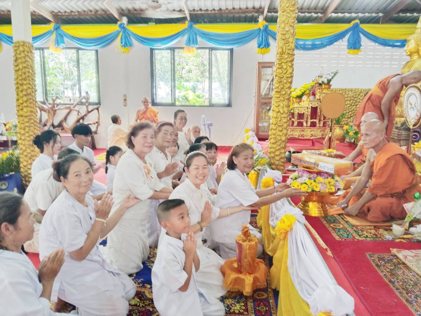 ภาพร่วมพิธีกรรมวัดป่ารัตนมาลี