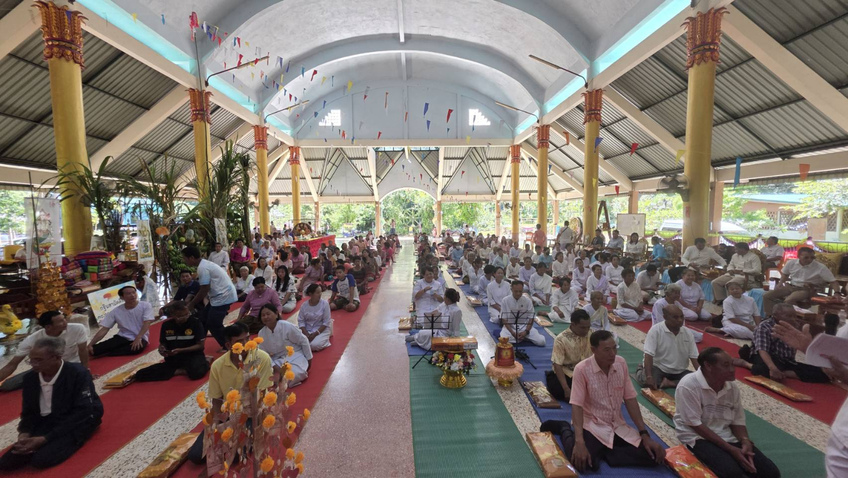 ภาพร่วมพิธีกรรมวัดมงคลสามัคคีธรรม