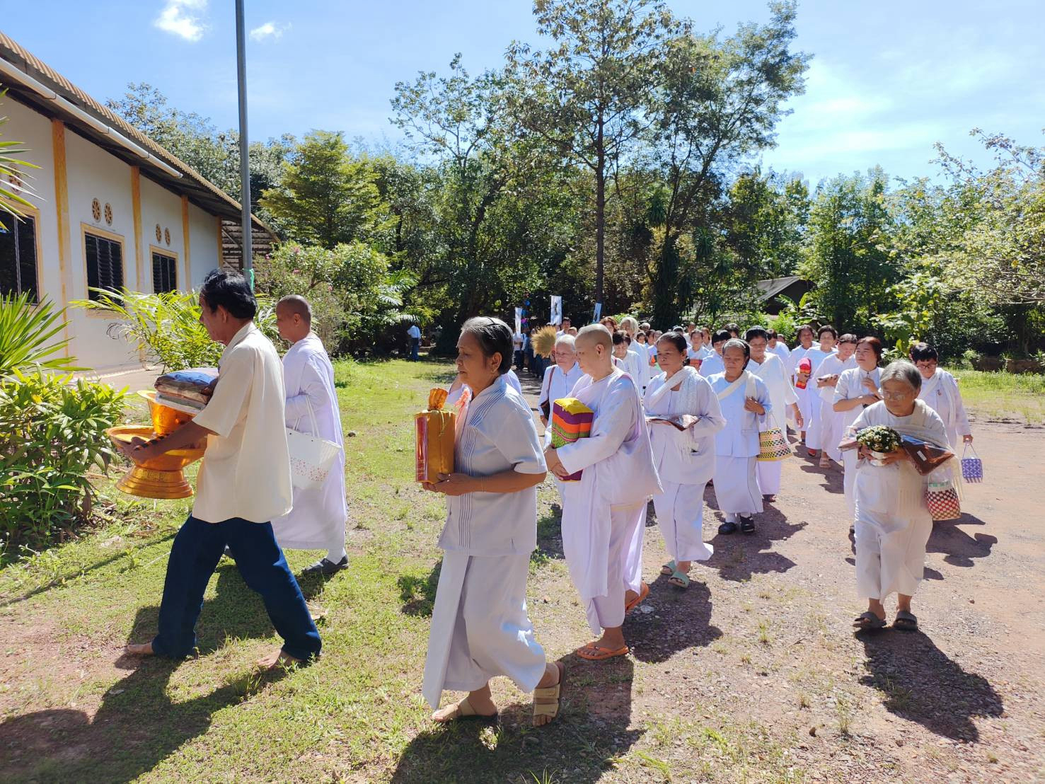 ภาพร่วมพิธีกรรมวัดป่าสามัคคีธรรม