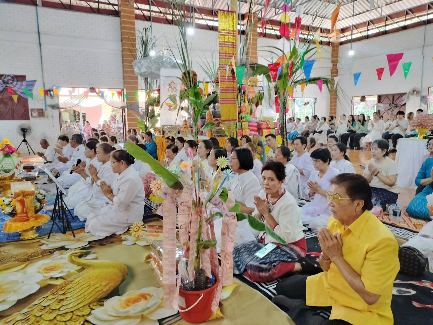 ภาพร่วมพิธีกรรมวัดป่าดงเรือ