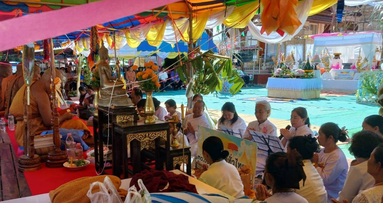 ภาพร่วมพิธีกรรมวัดสามหนอง