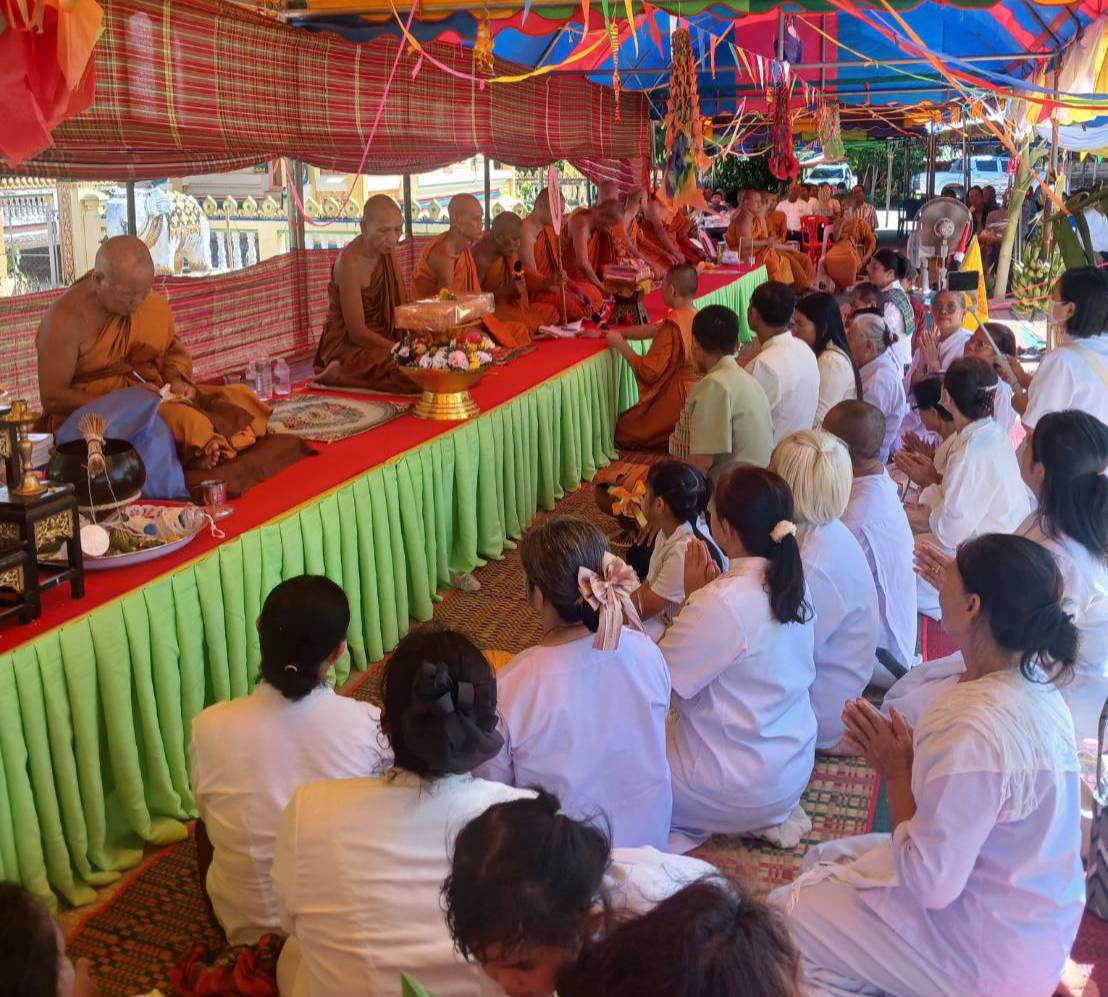 ภาพร่วมพิธีกรรมวัดสามหนอง