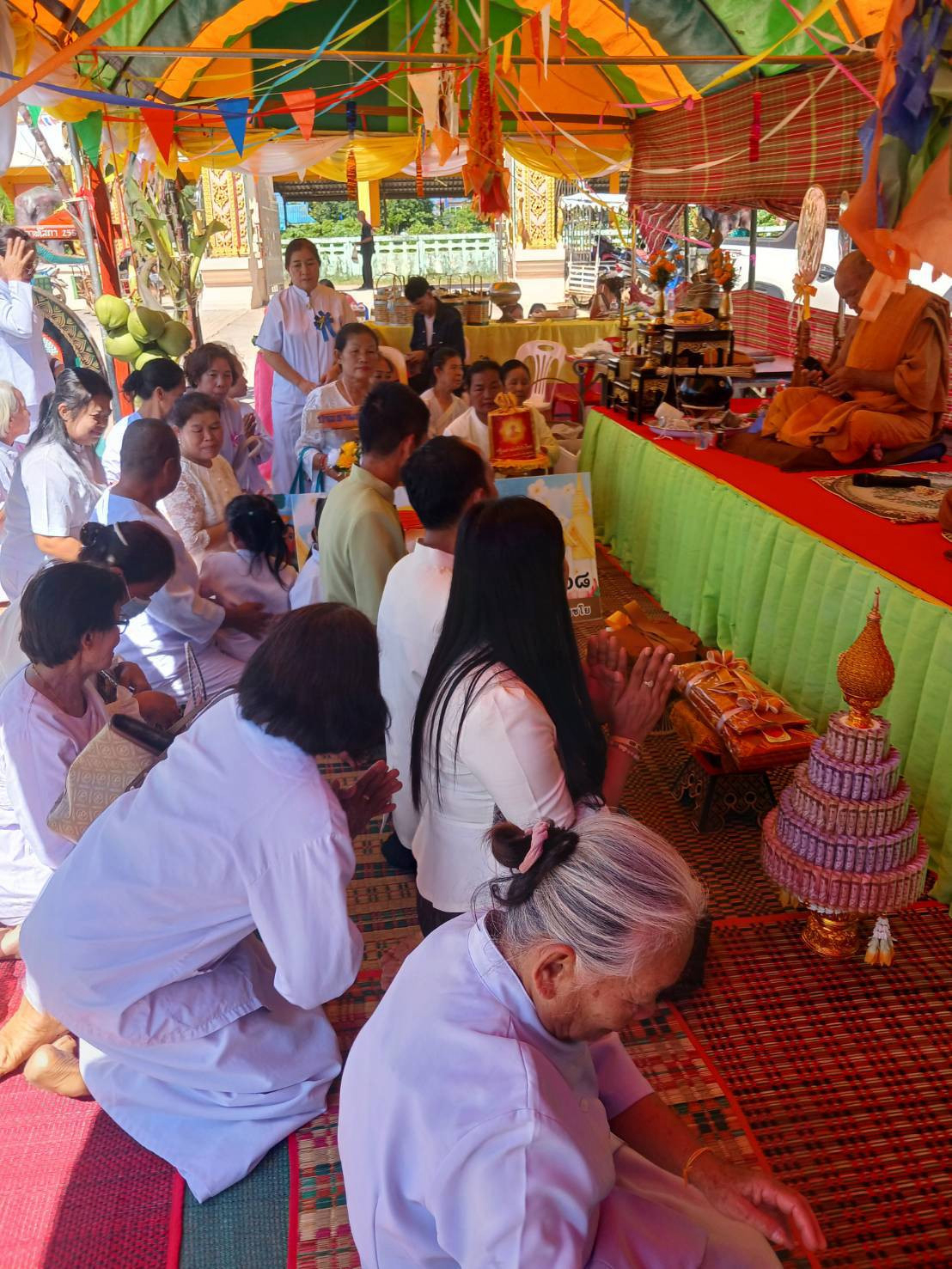 ภาพร่วมพิธีกรรมวัดสามหนอง