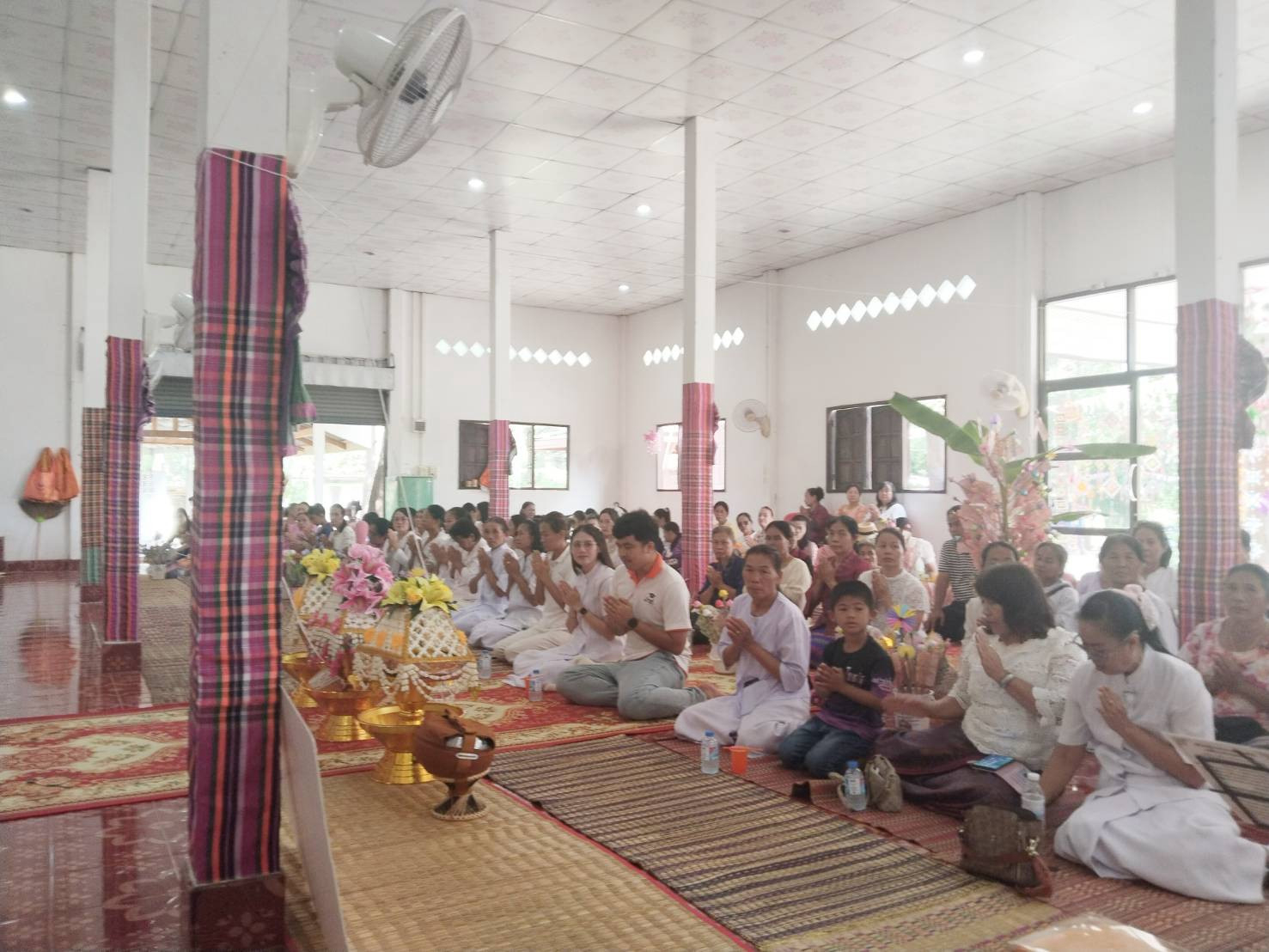 ภาพร่วมพิธีกรรมวัดธรรมิกาวาส