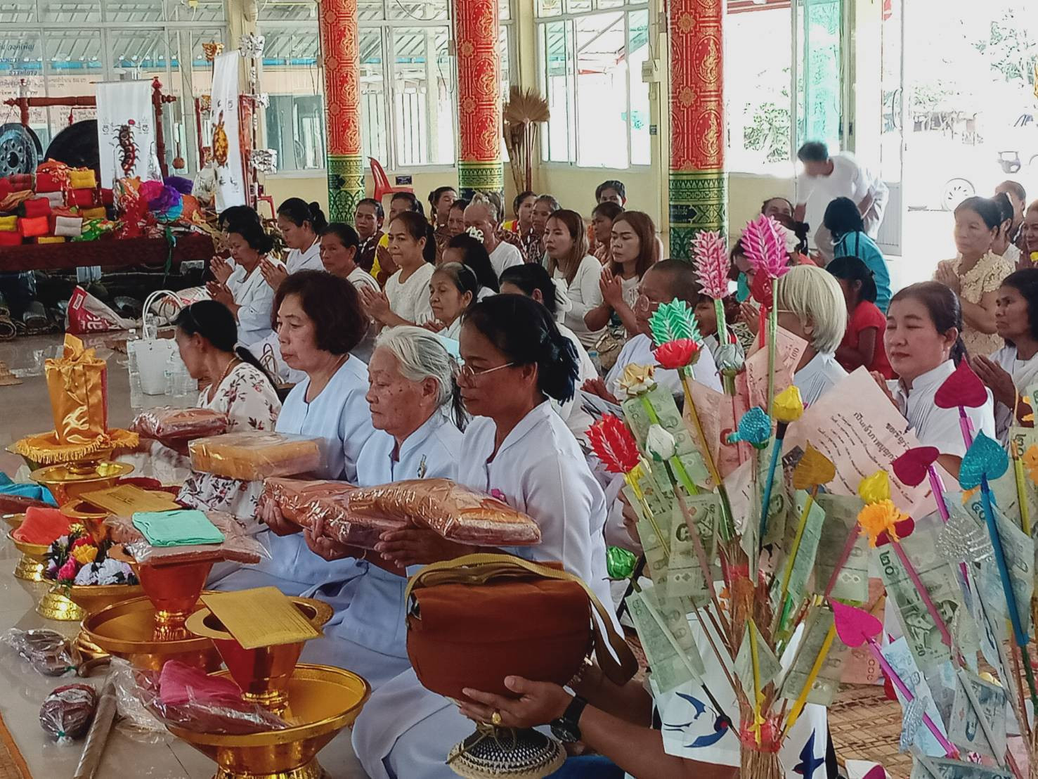 ภาพร่วมพิธีกรรมวัดทุ่งสว่าง