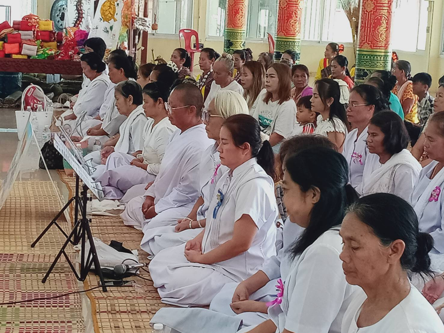 ภาพร่วมพิธีกรรมวัดทุ่งสว่าง