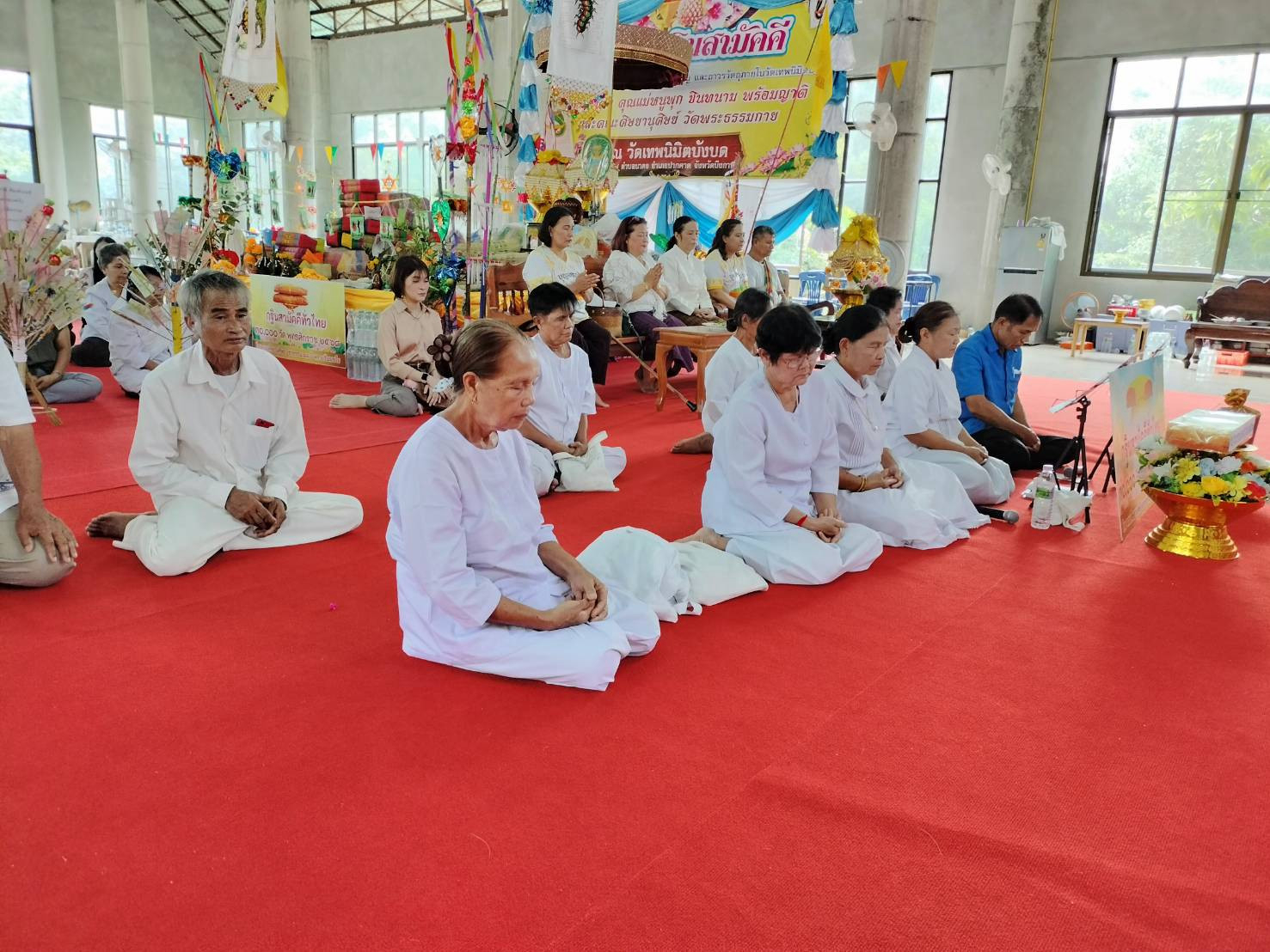 ภาพร่วมพิธีกรรมวัดเทพนิมิตดาลบังบด