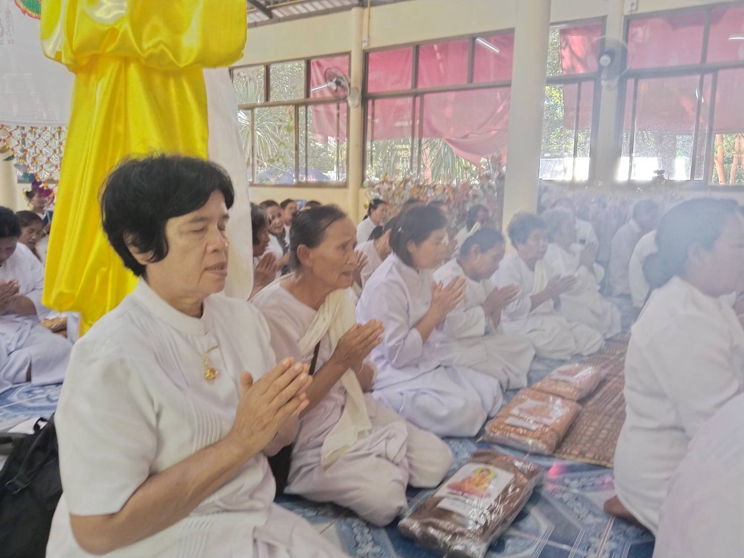 ภาพร่วมพิธีกรรมวัดป่าท่าเรือ