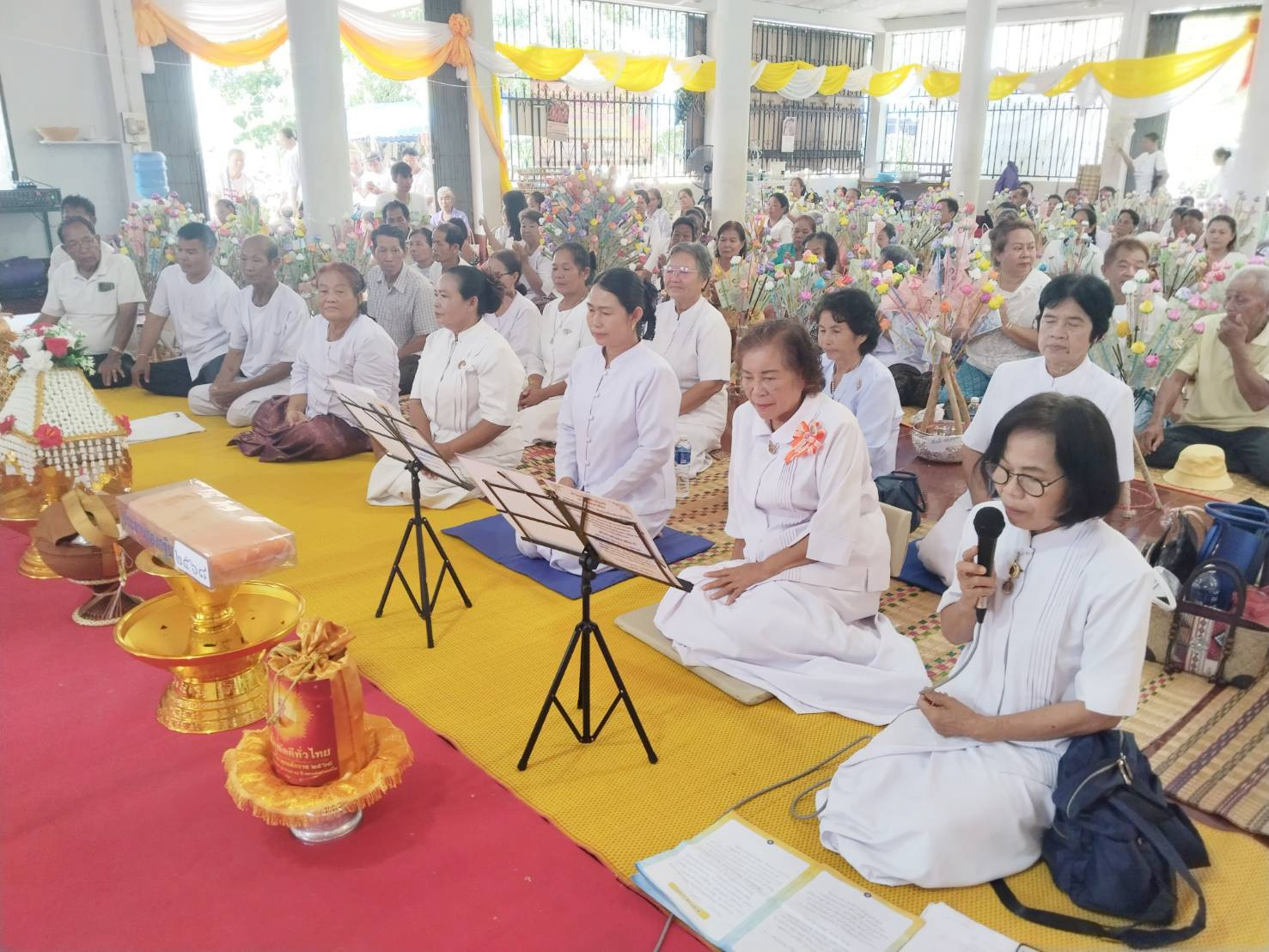 ภาพร่วมพิธีกรรมวัดแสงอุทัย