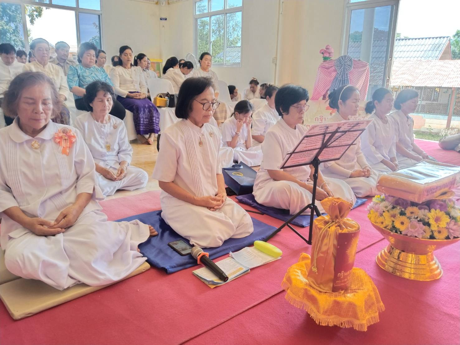 ภาพร่วมพิธีกรรมวัดศรีชมชื่น