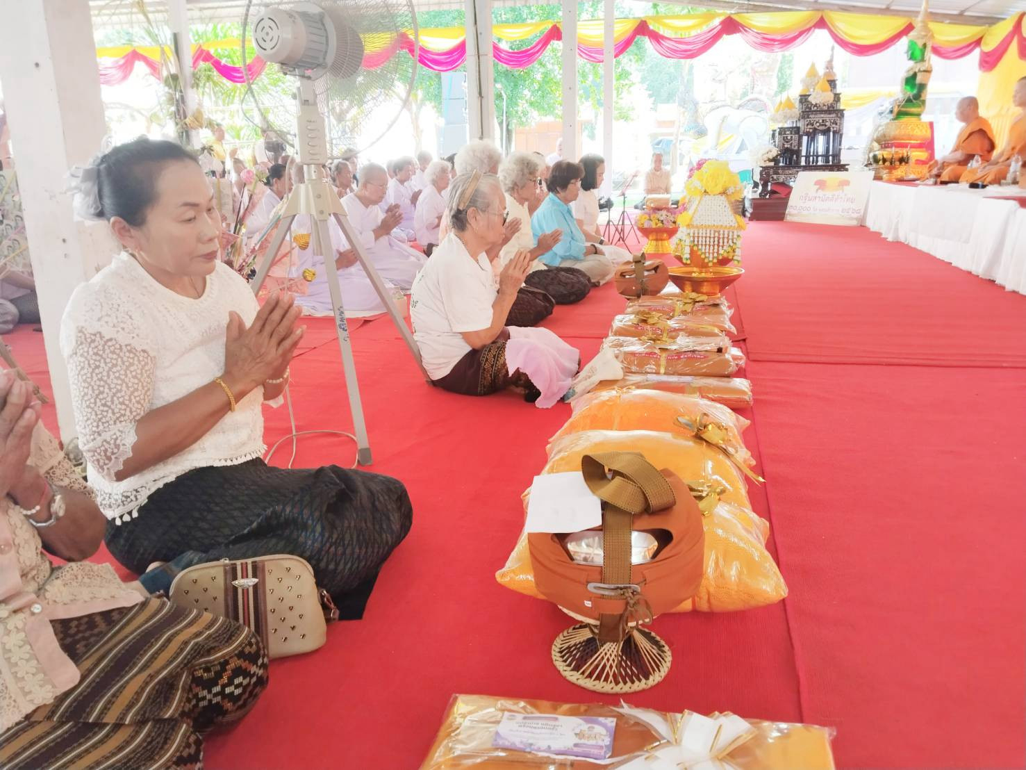 ภาพร่วมพิธีกรรมวัดศรีพนา