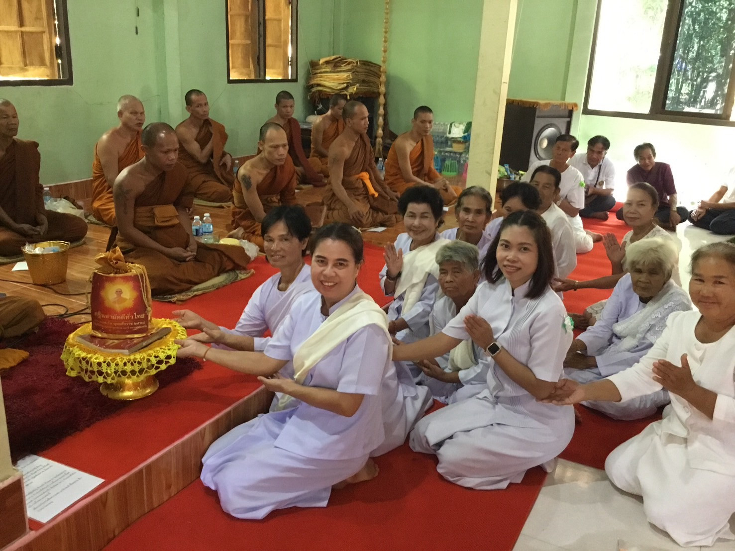 ภาพการถวายปัจจัยวัดป่าธรรมคุณ