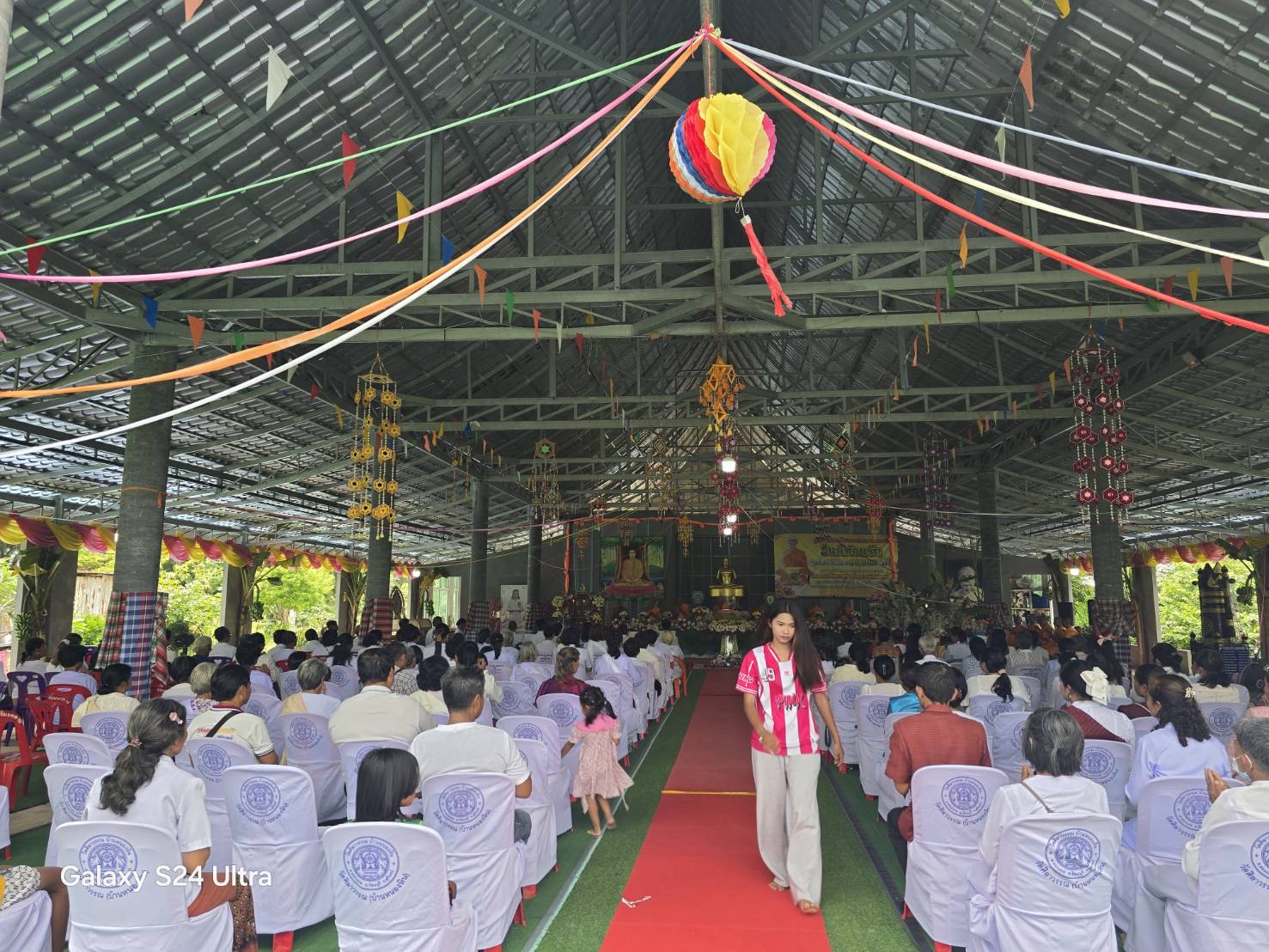 ภาพร่วมพิธีกรรมศูนย์ส่งเสริมศีลธรรมปิยมงคลธรรม (ปิยะวรรณ จินพละอุปถัมภ์)