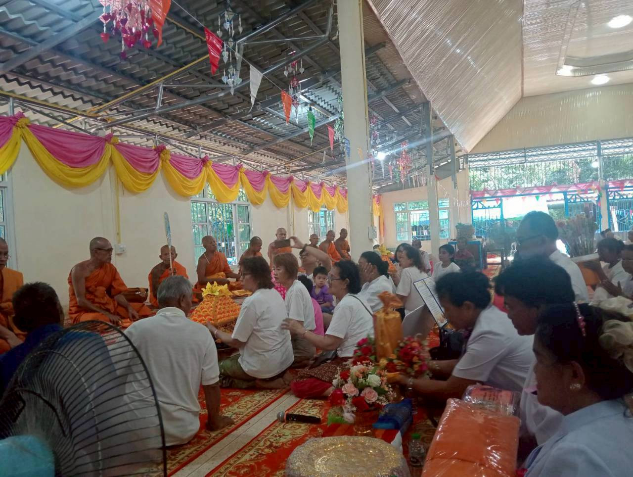 ภาพร่วมพิธีกรรมที่พักสงฆ์ป่าทัพป่าจิก