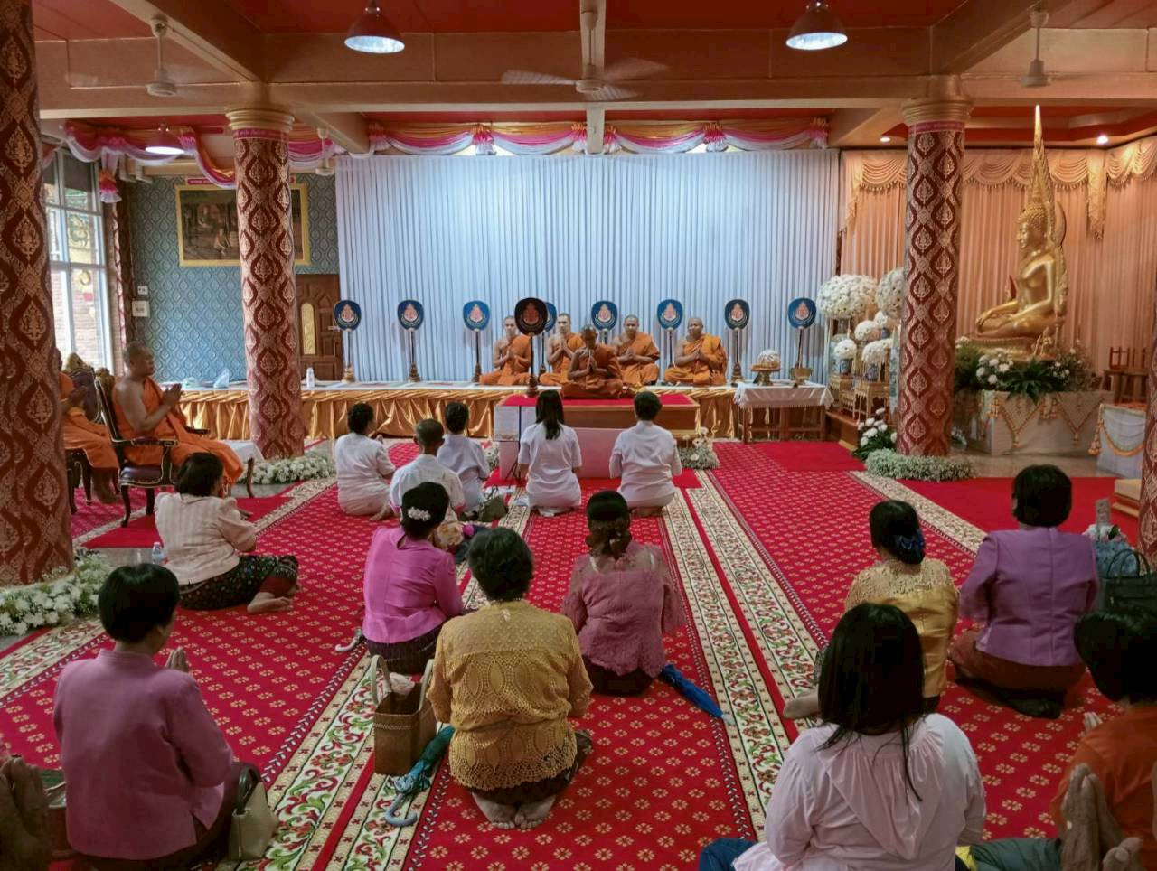 ภาพร่วมพิธีกรรมวัดกลางโกสุม