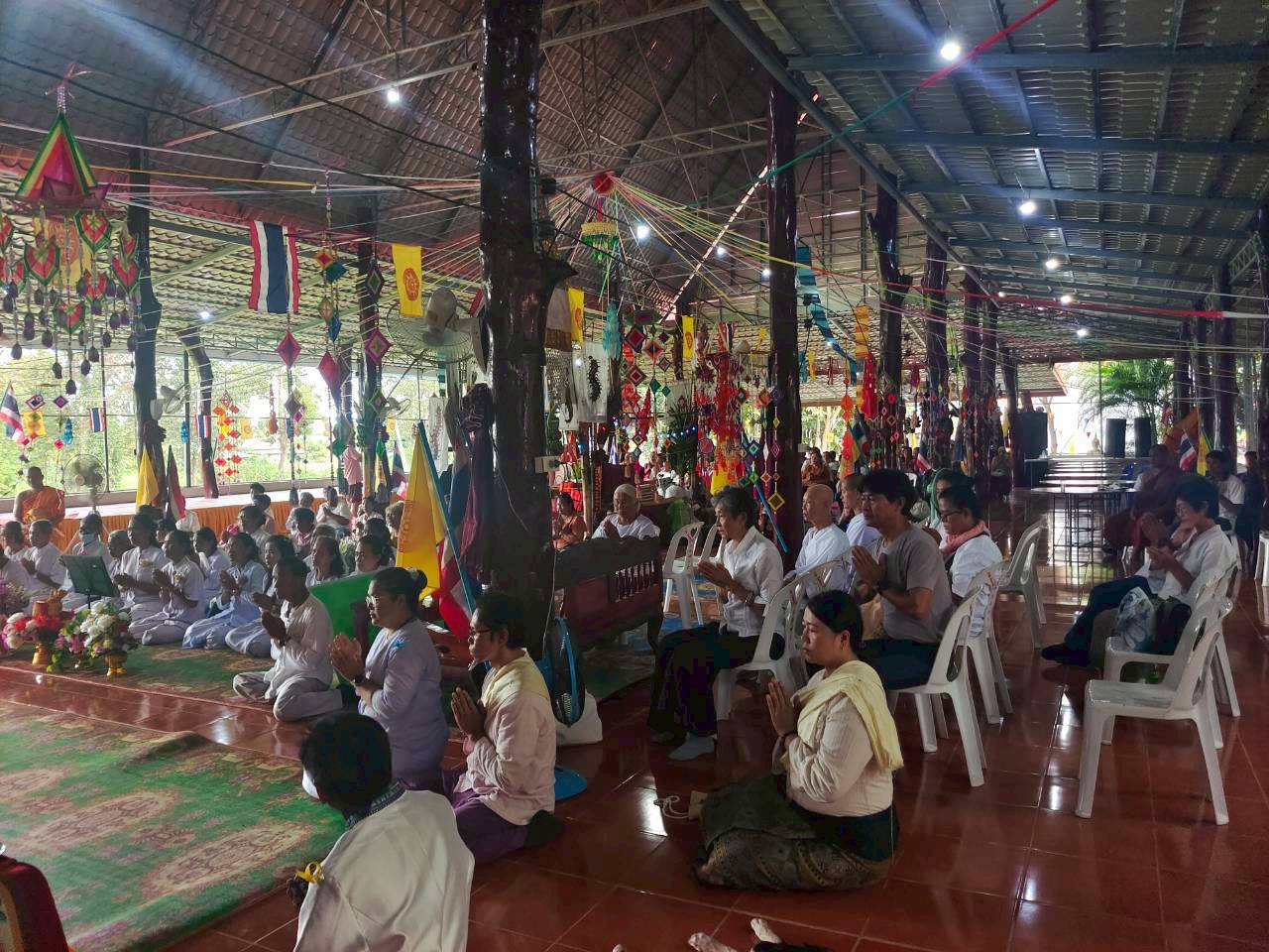 ภาพร่วมพิธีกรรมวัดวังทอง