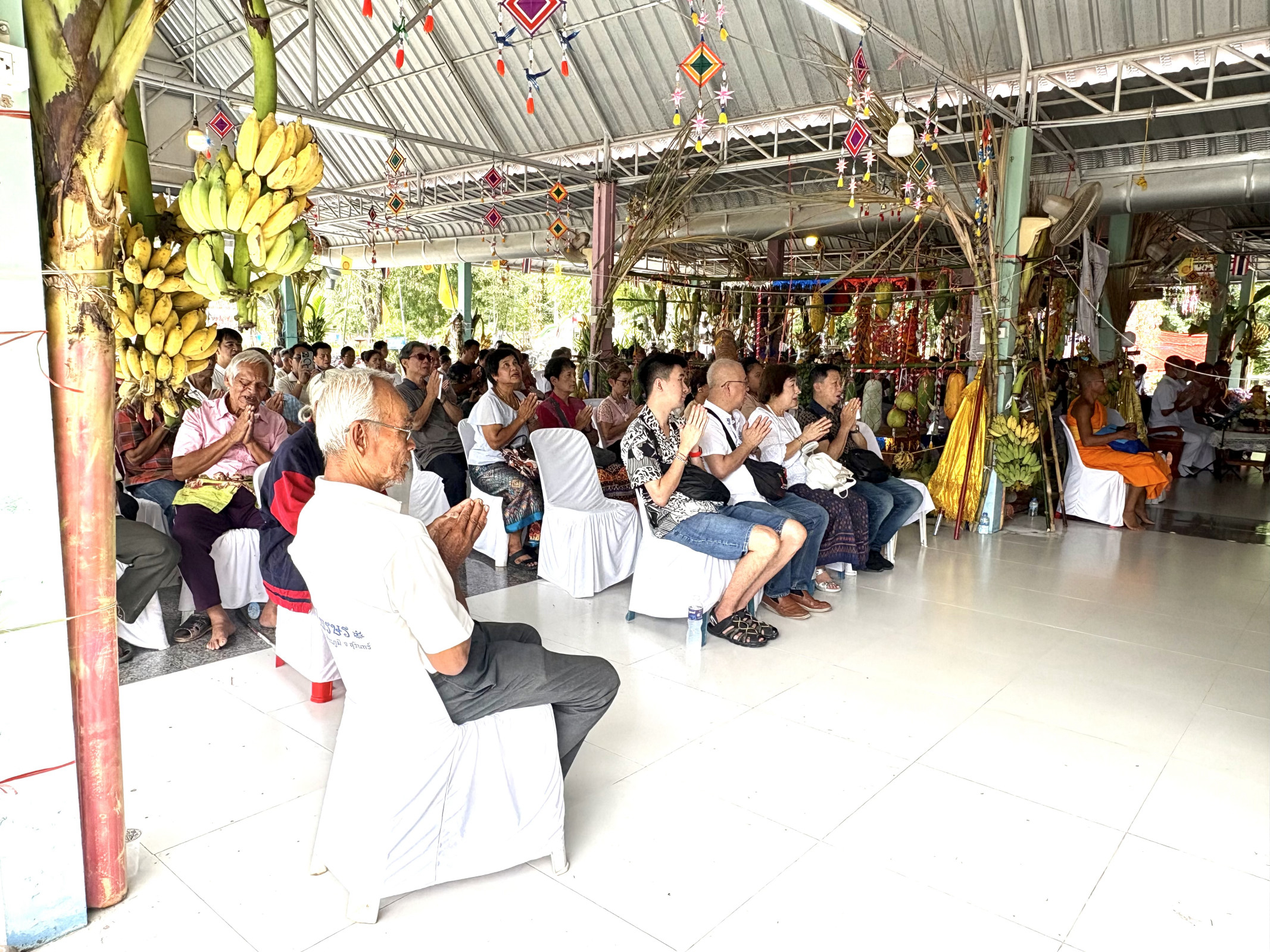 ภาพร่วมพิธีกรรมวัดไพรษร