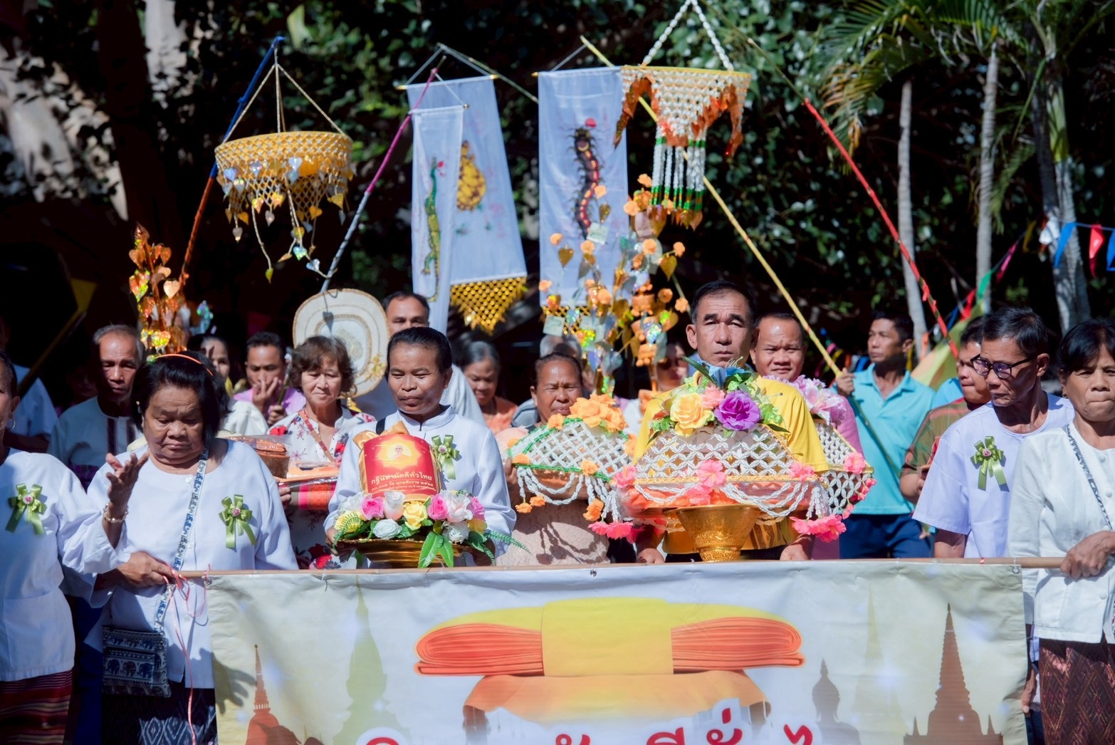 ภาพร่วมขบวนกฐินวัดบำเพ็ญธรรม