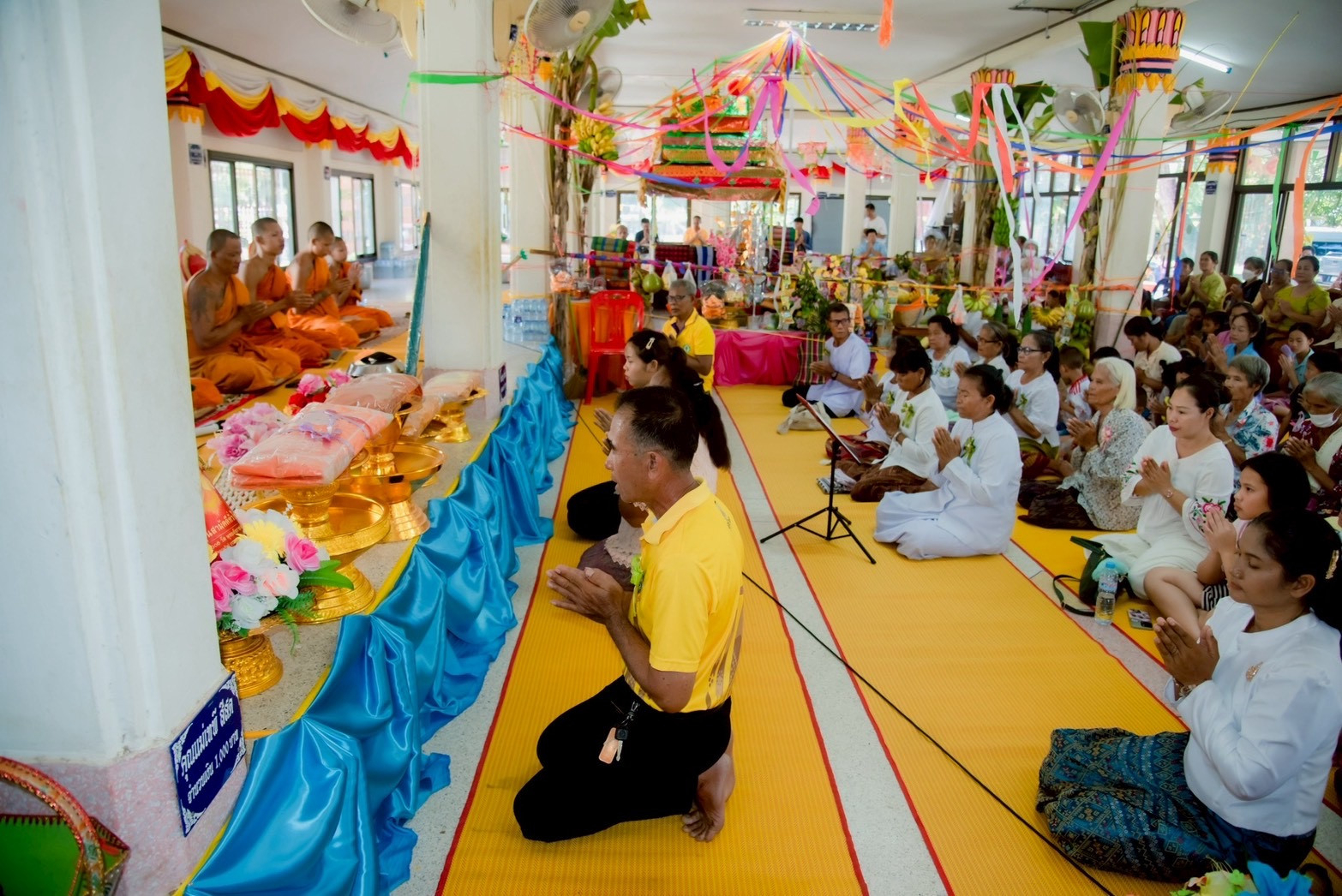 ภาพร่วมพิธีกรรมวัดบำเพ็ญธรรม