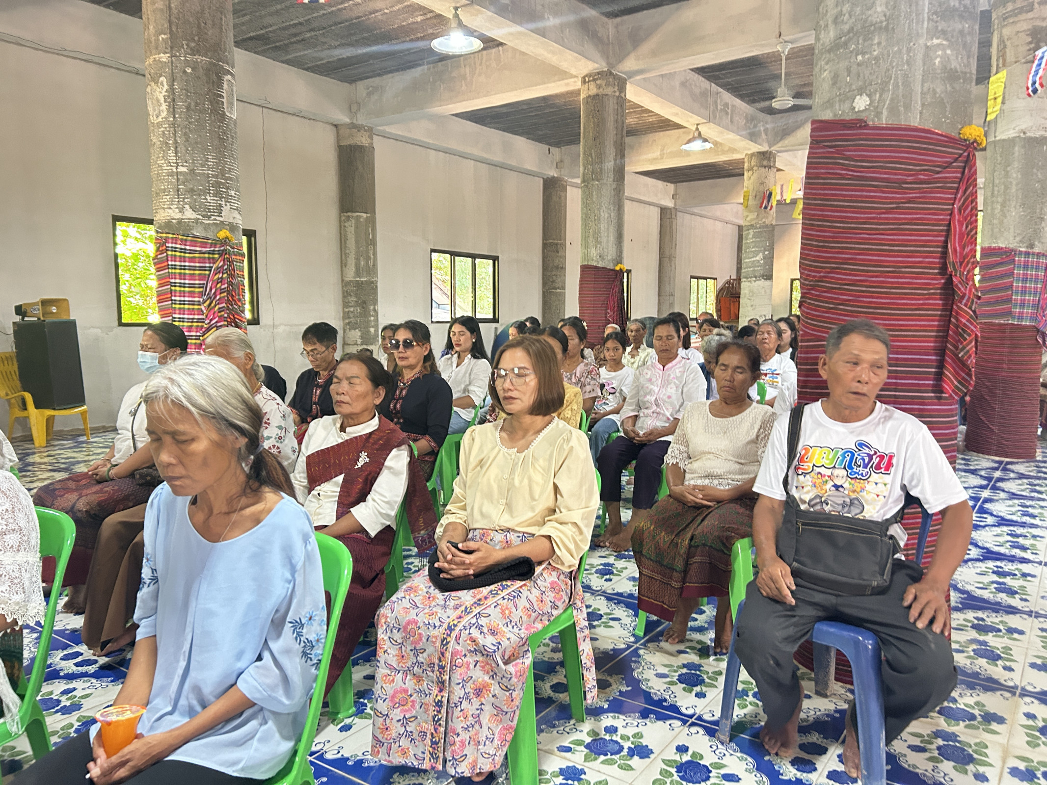 ภาพร่วมพิธีกรรมวัดป่าพระแก้ว