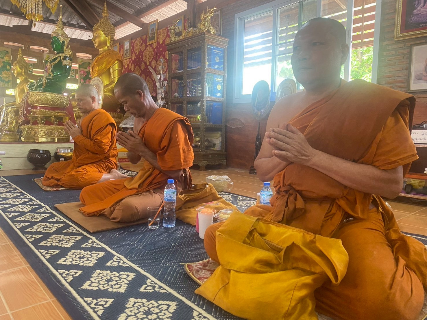 ภาพร่วมพิธีกรรมวัดปราสาทแก้ว