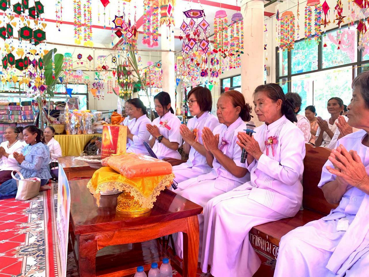 ภาพร่วมพิธีกรรมวัดดงเมือง