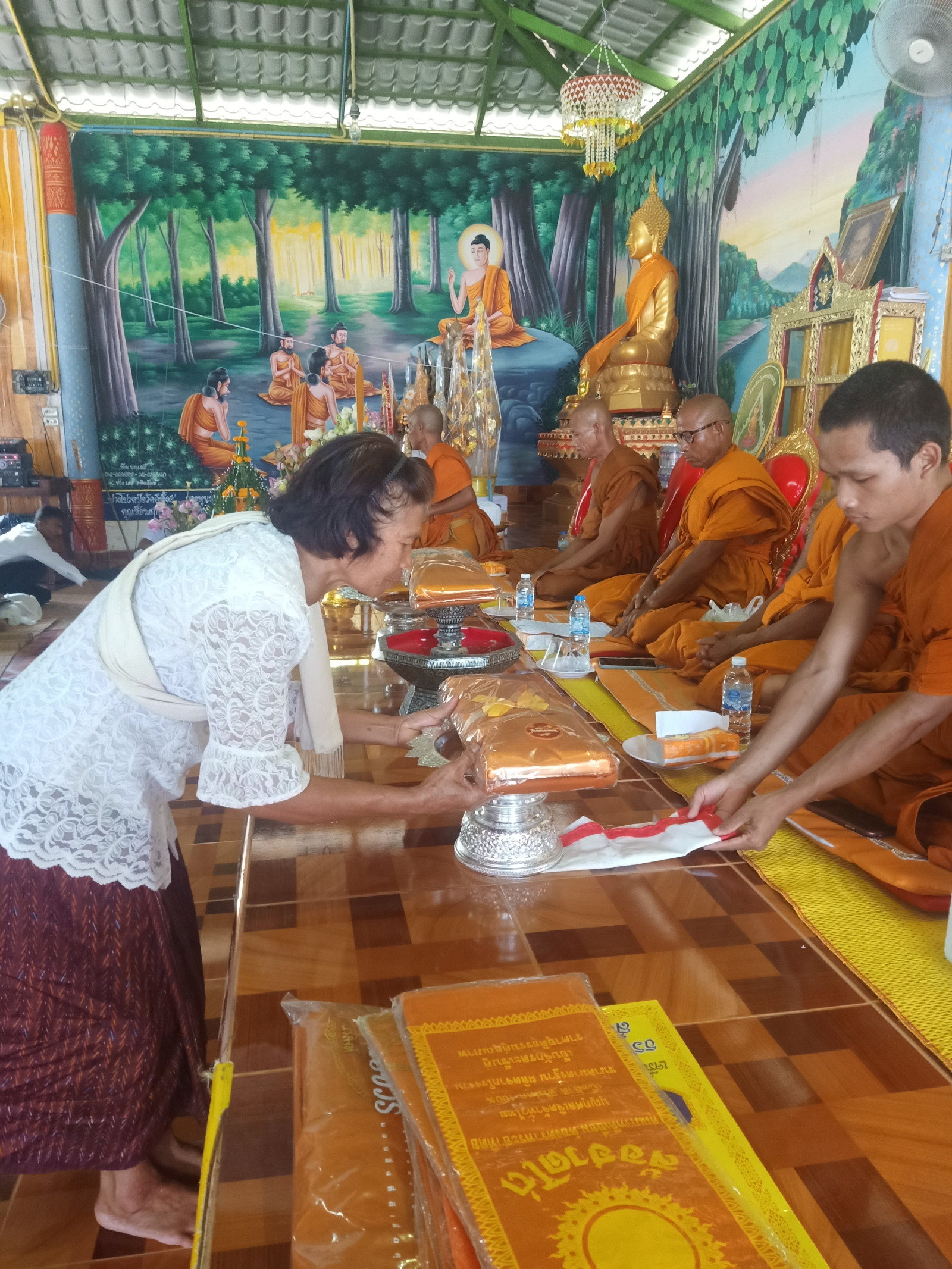 ภาพร่วมพิธีกรรมวัดมงคลเทพนิมิต