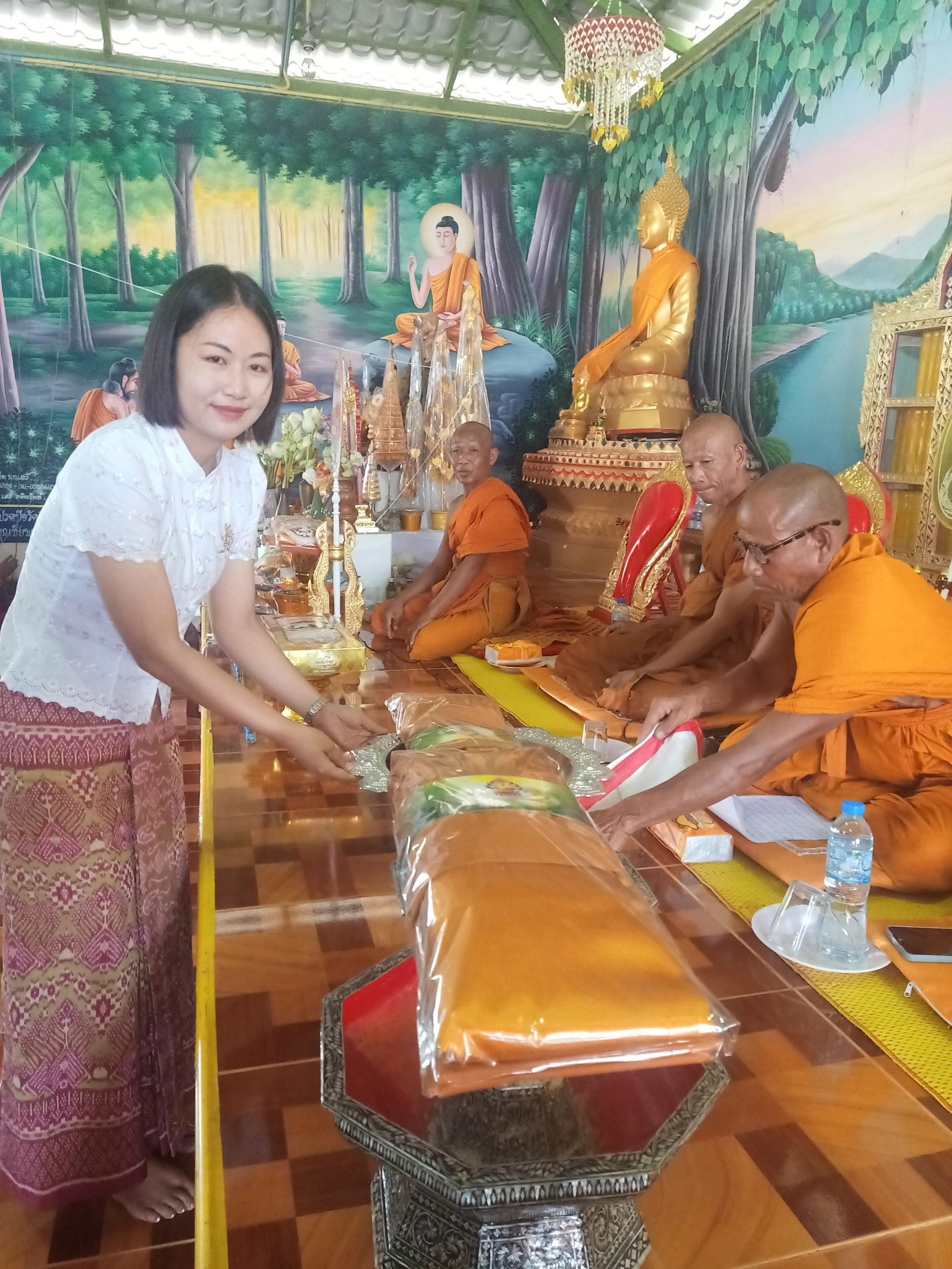 ภาพร่วมพิธีกรรมวัดมงคลเทพนิมิต