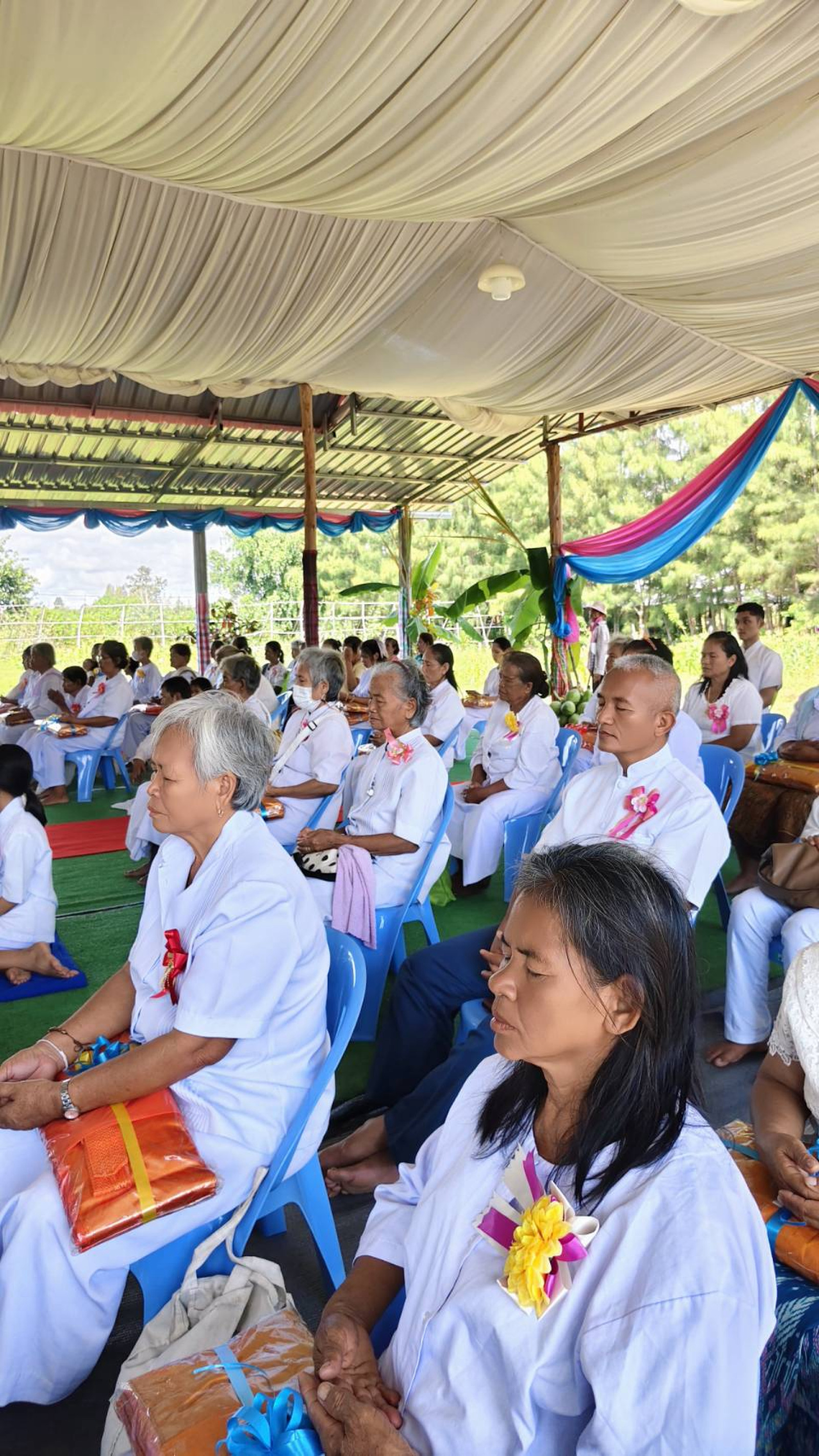 ภาพร่วมพิธีกรรมศูนย์ศีลธรรม อำเภอพนมดงรัก