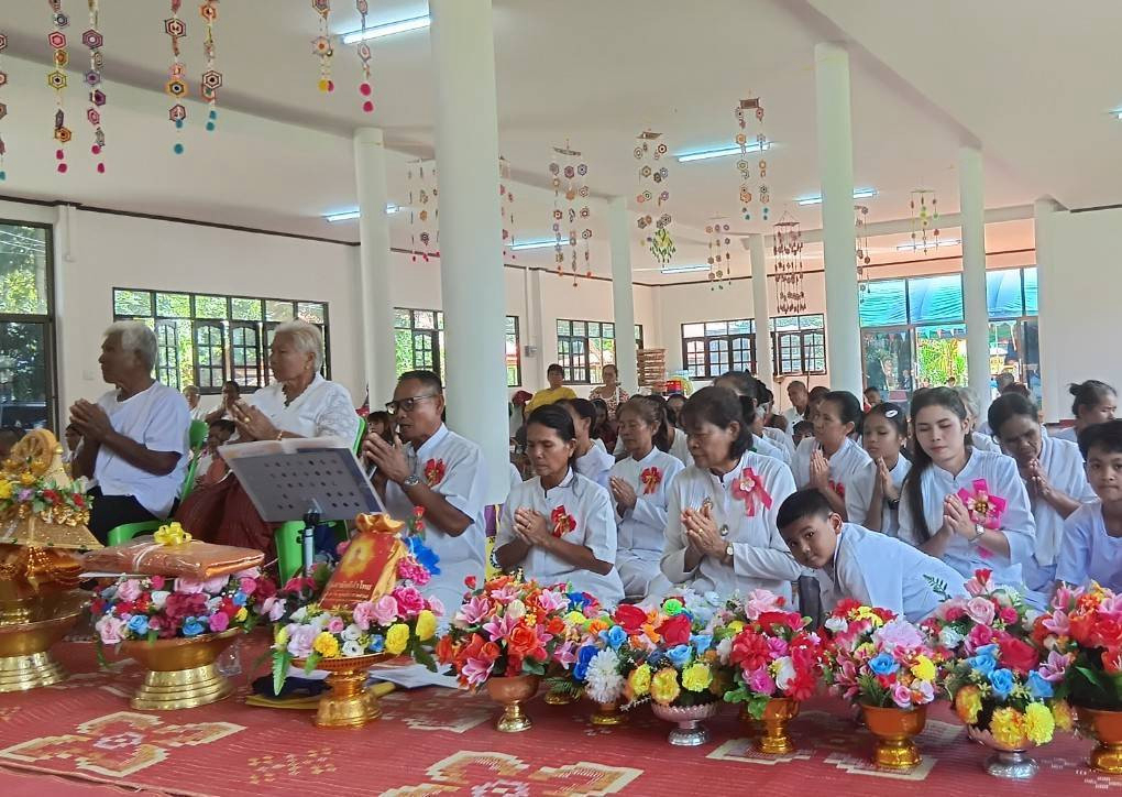 ภาพร่วมพิธีกรรมวัดปราสาททอง