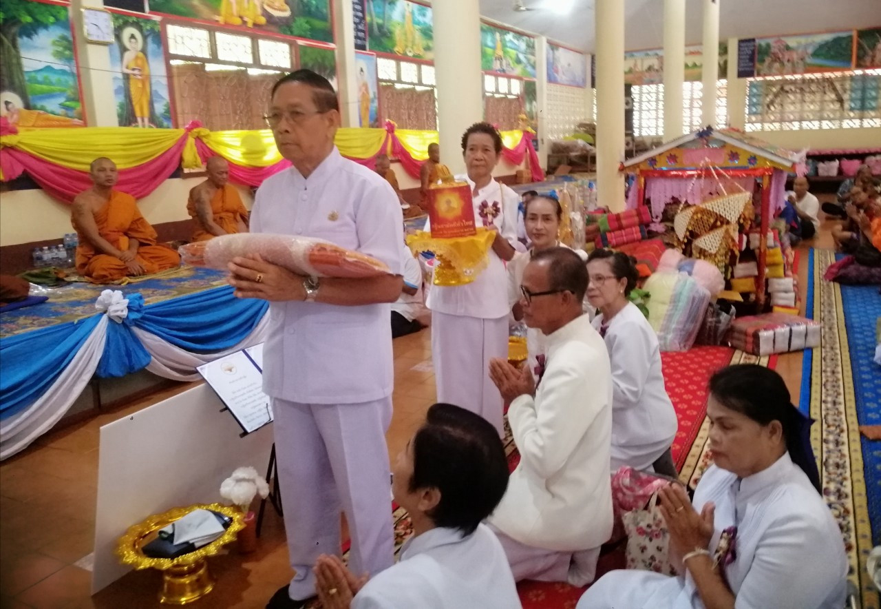 ภาพร่วมพิธีกรรมวัดดงแคน