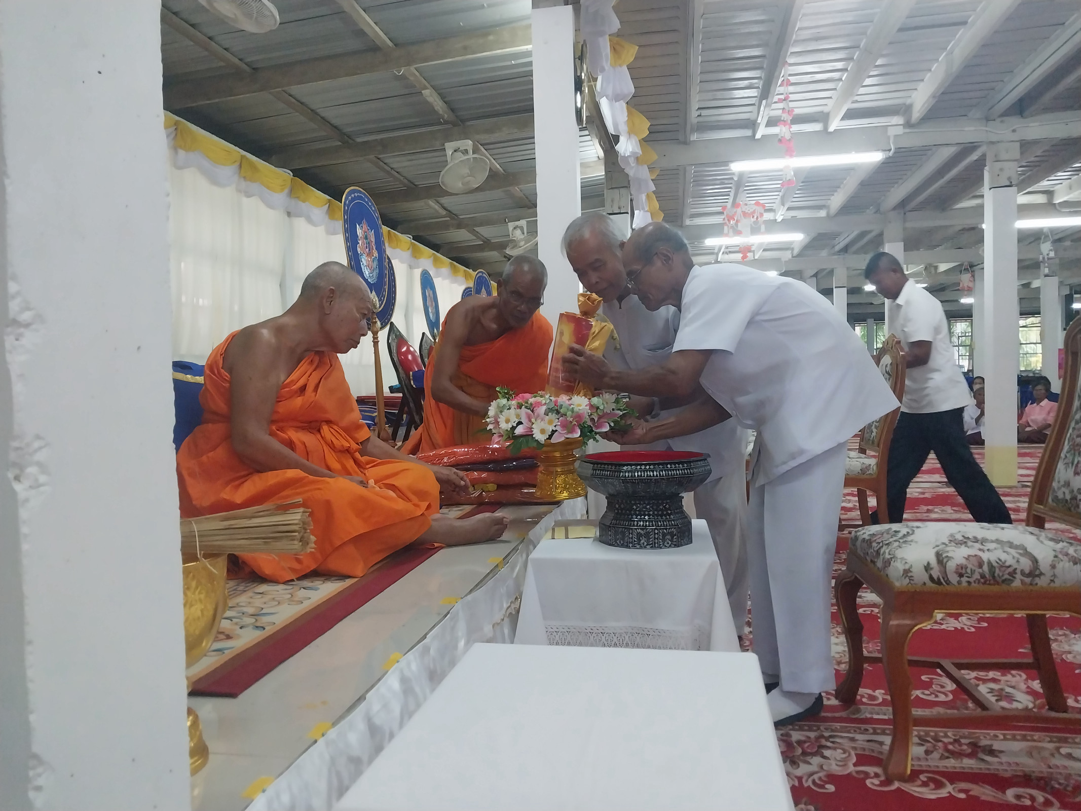 ภาพร่วมพิธีกรรมวัดนาบัว