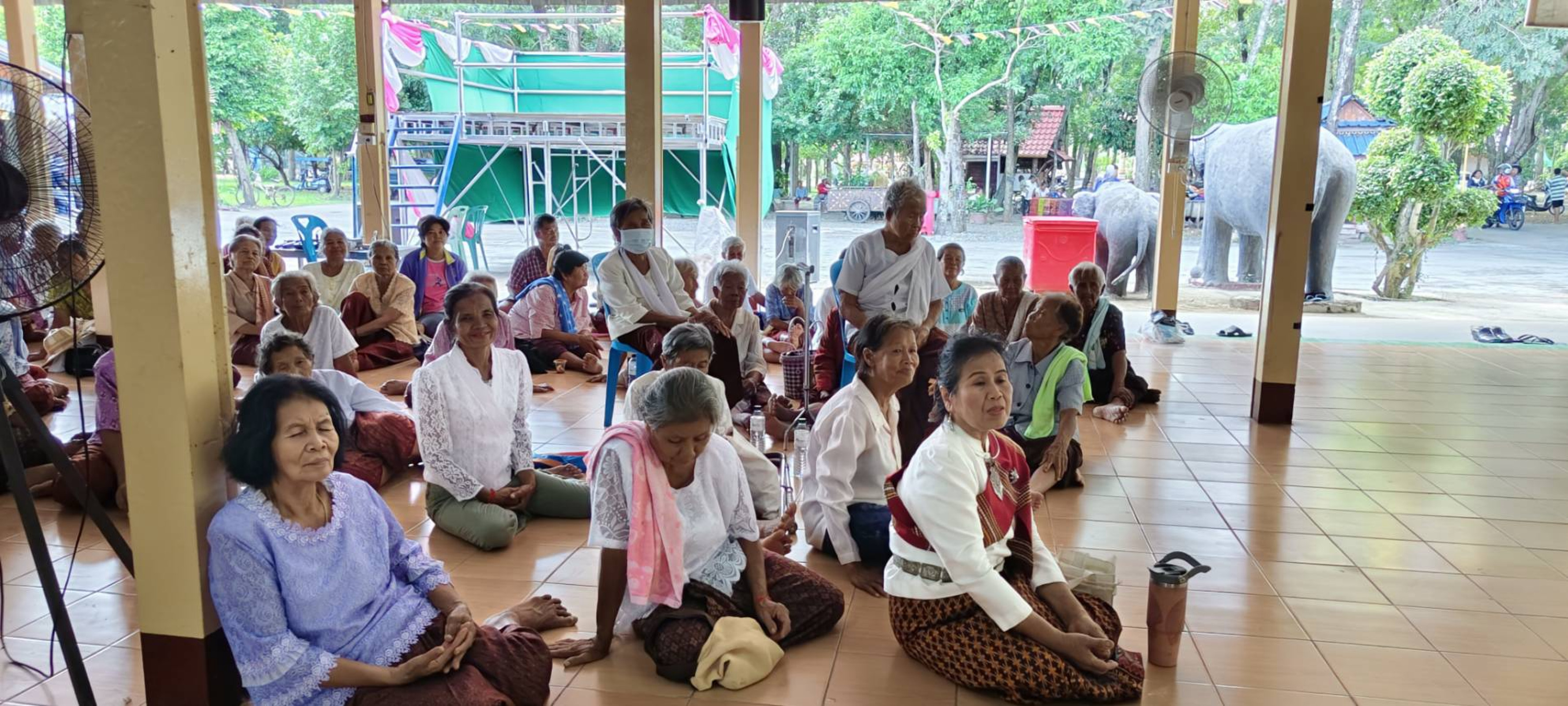 ภาพร่วมพิธีกรรมวัดป่าช้าภิรมย์