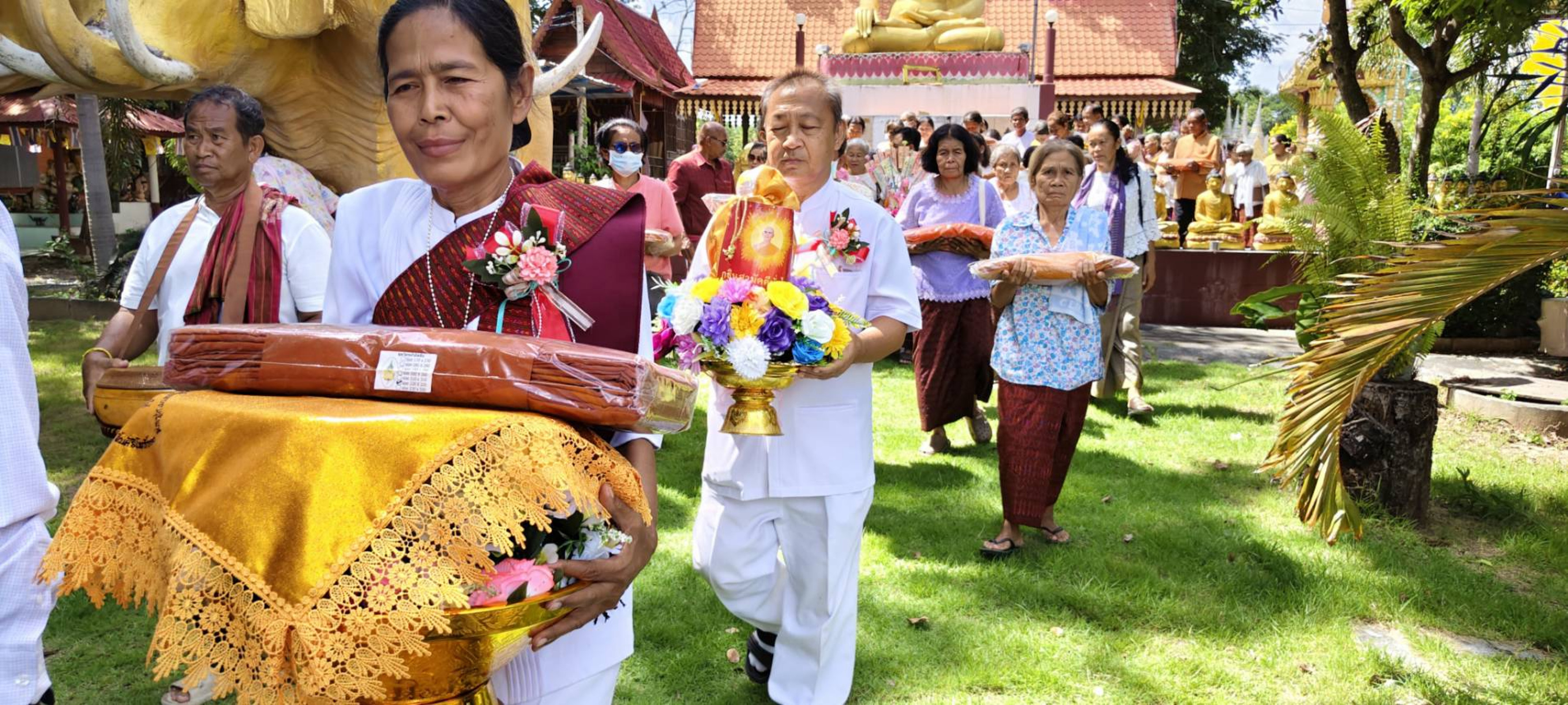 ภาพร่วมพิธีกรรมวัดป่าช้าภิรมย์