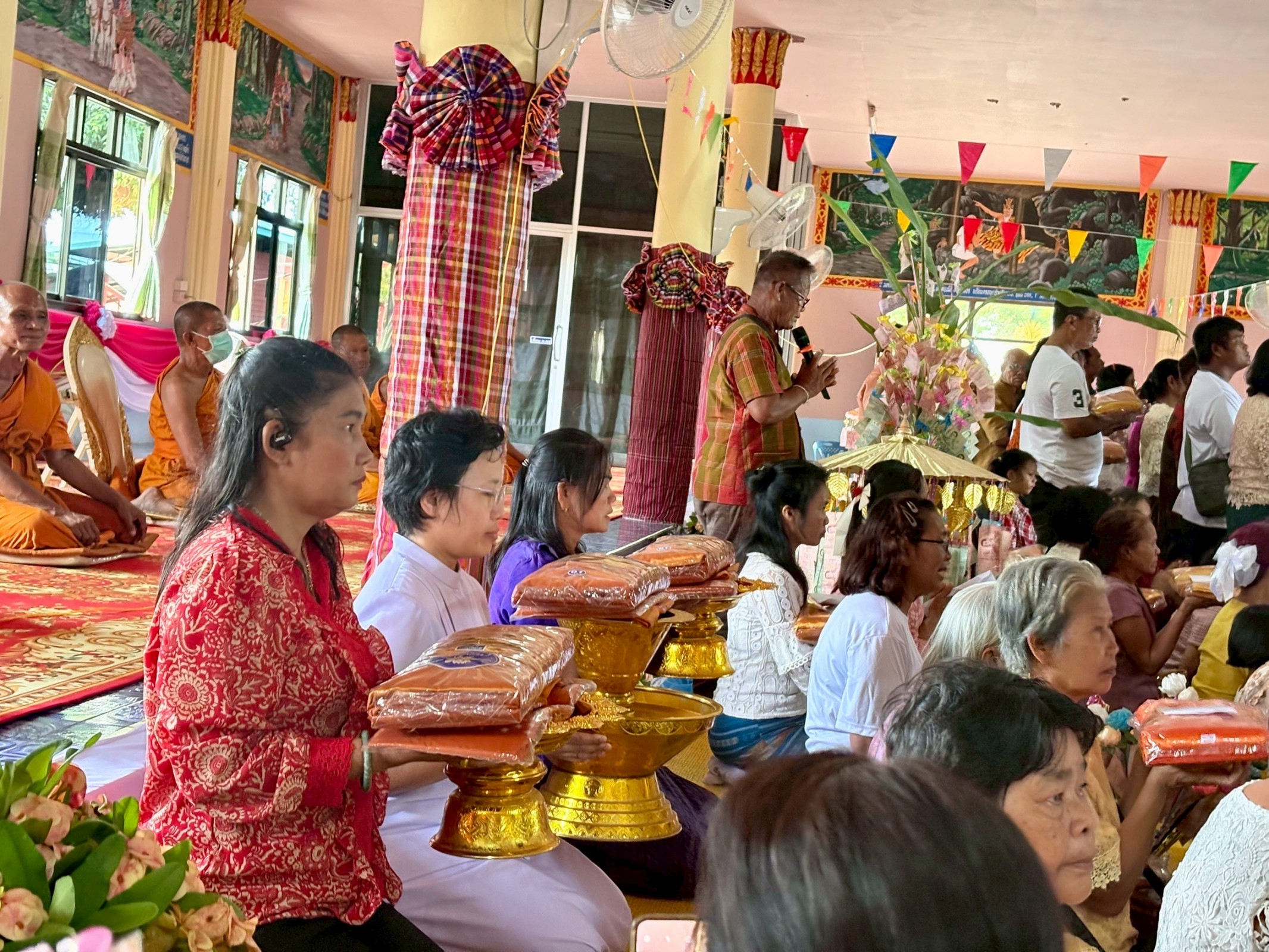 ภาพร่วมพิธีกรรมวัดทิพย์นวดวราราม