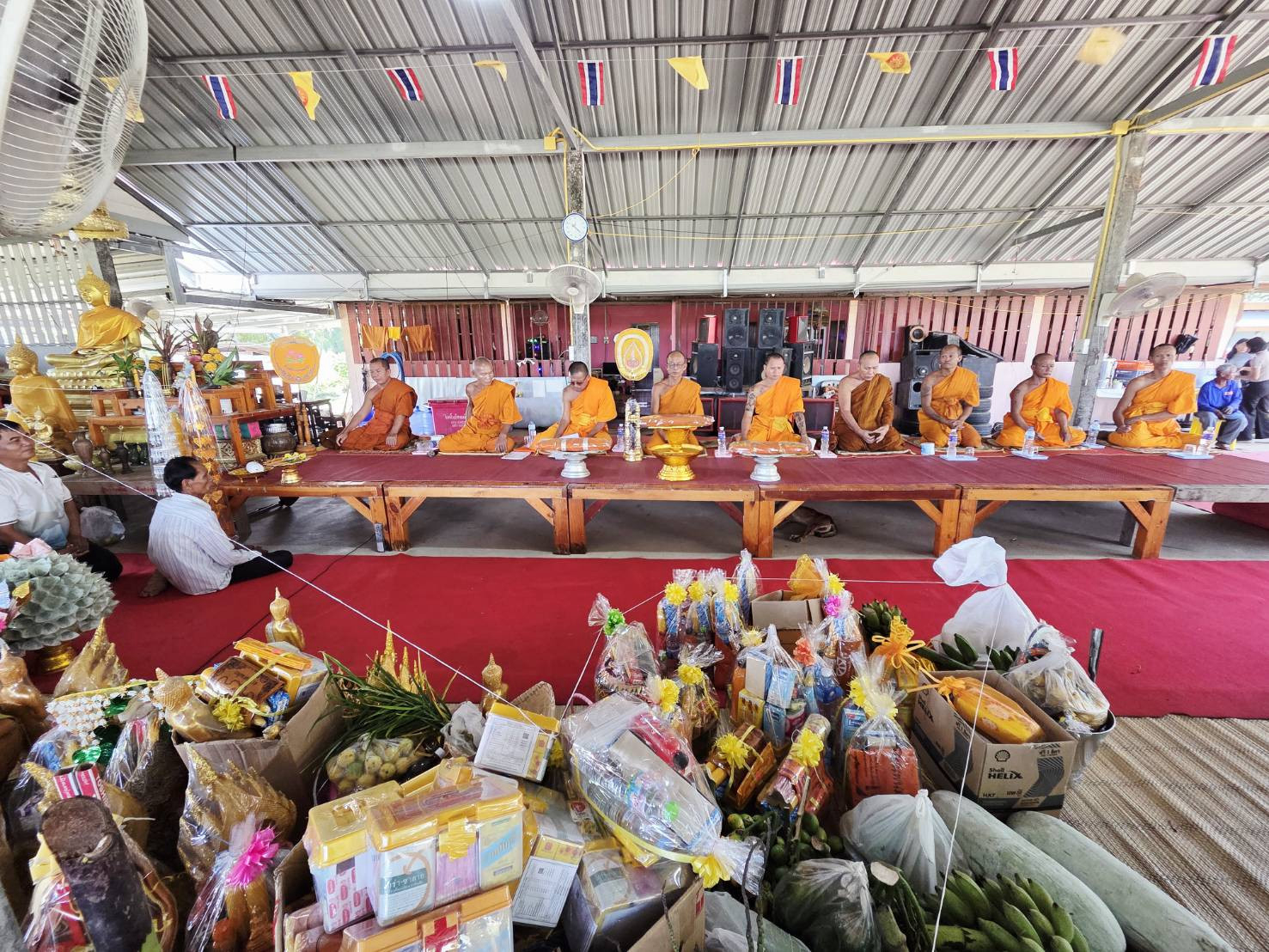 ภาพร่วมพิธีกรรมวัดสำโรงน้อย