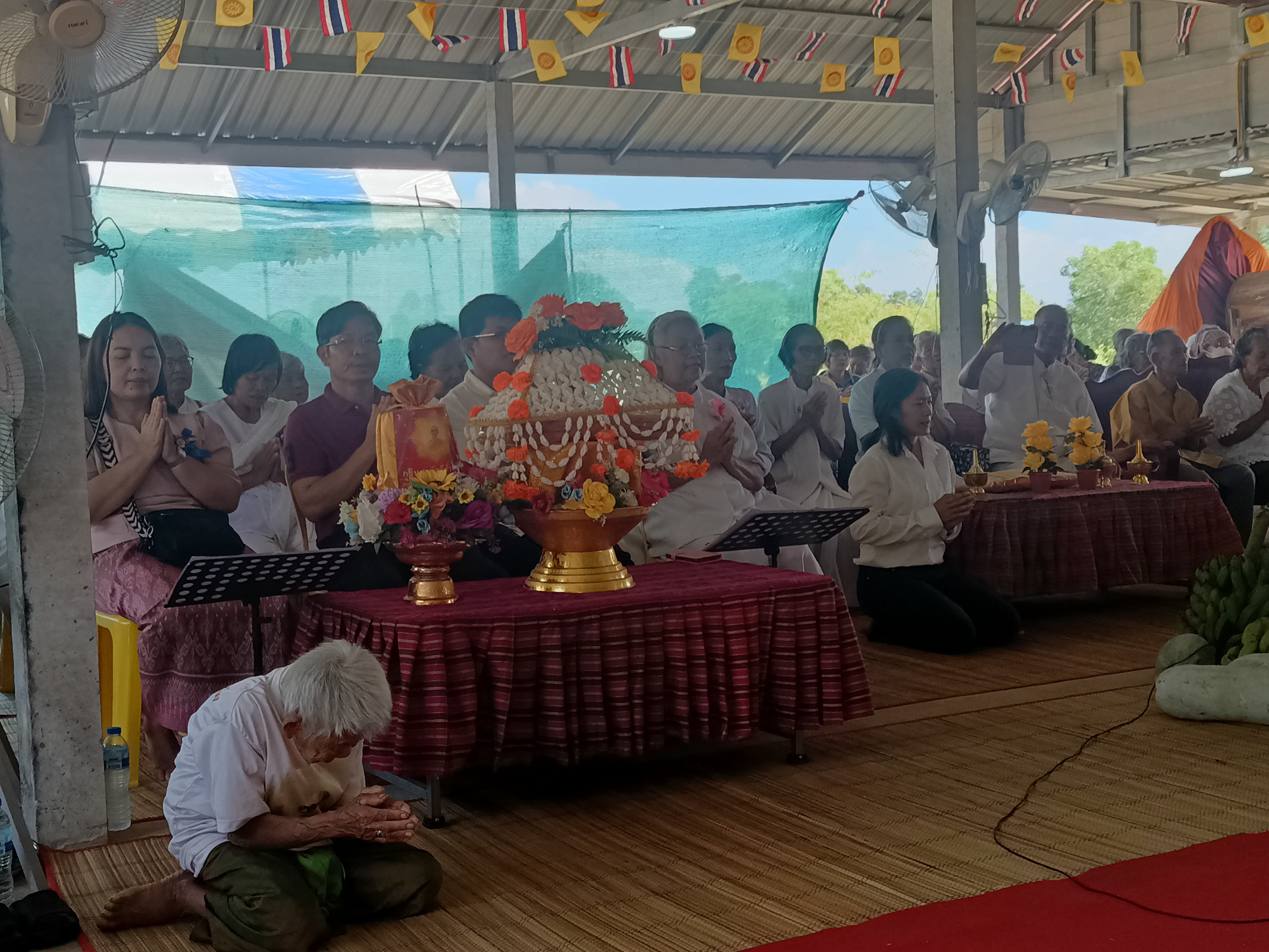 ภาพร่วมพิธีกรรมวัดสำโรงน้อย