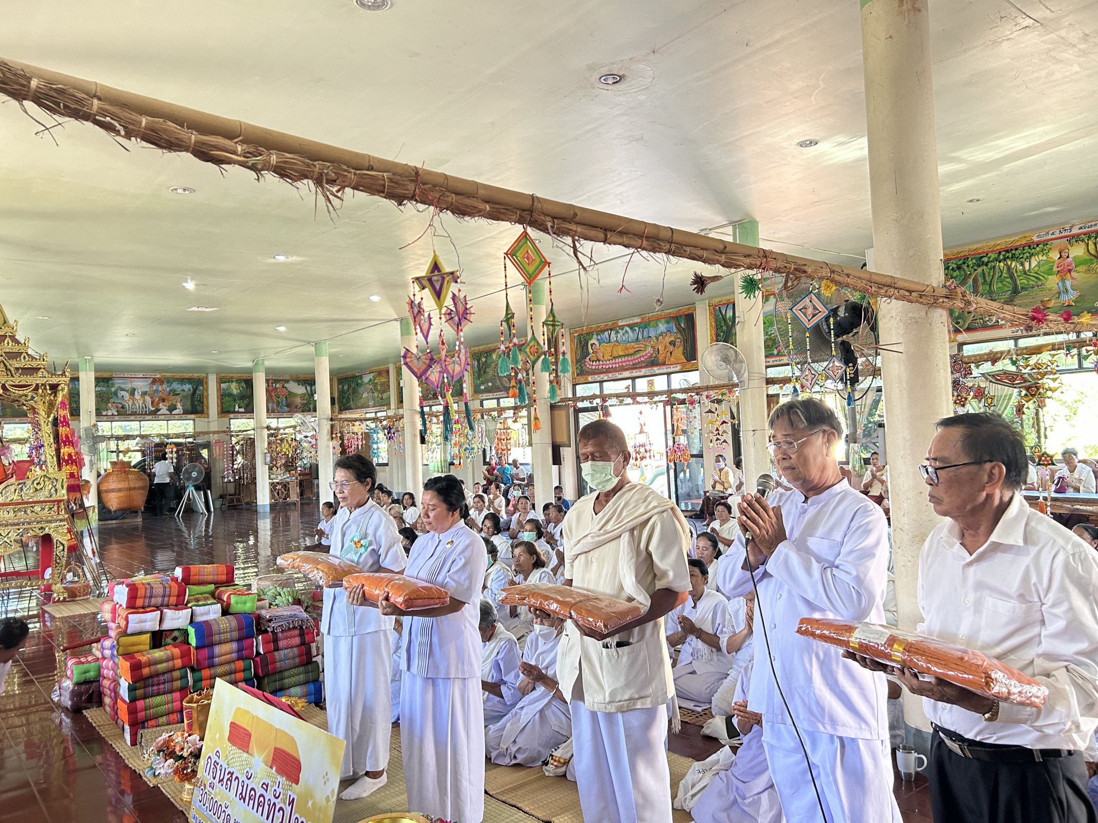 ภาพร่วมพิธีกรรมวัดหนองหิน