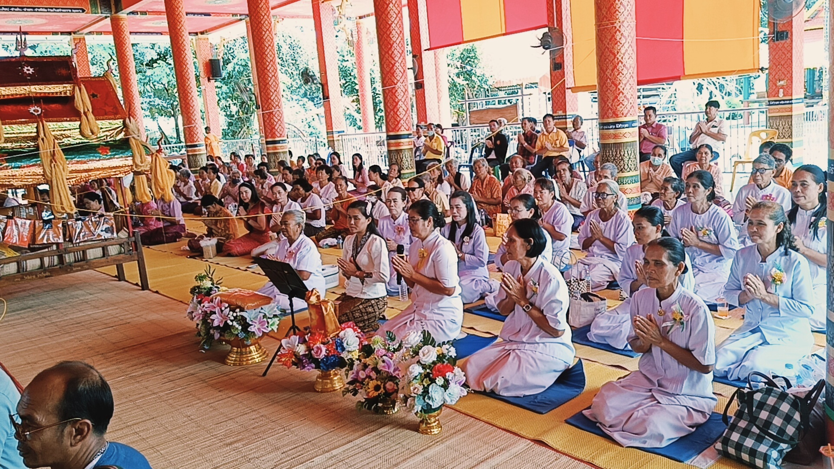 ภาพกล่าวคำถวายกฐินวัดอิสาณ