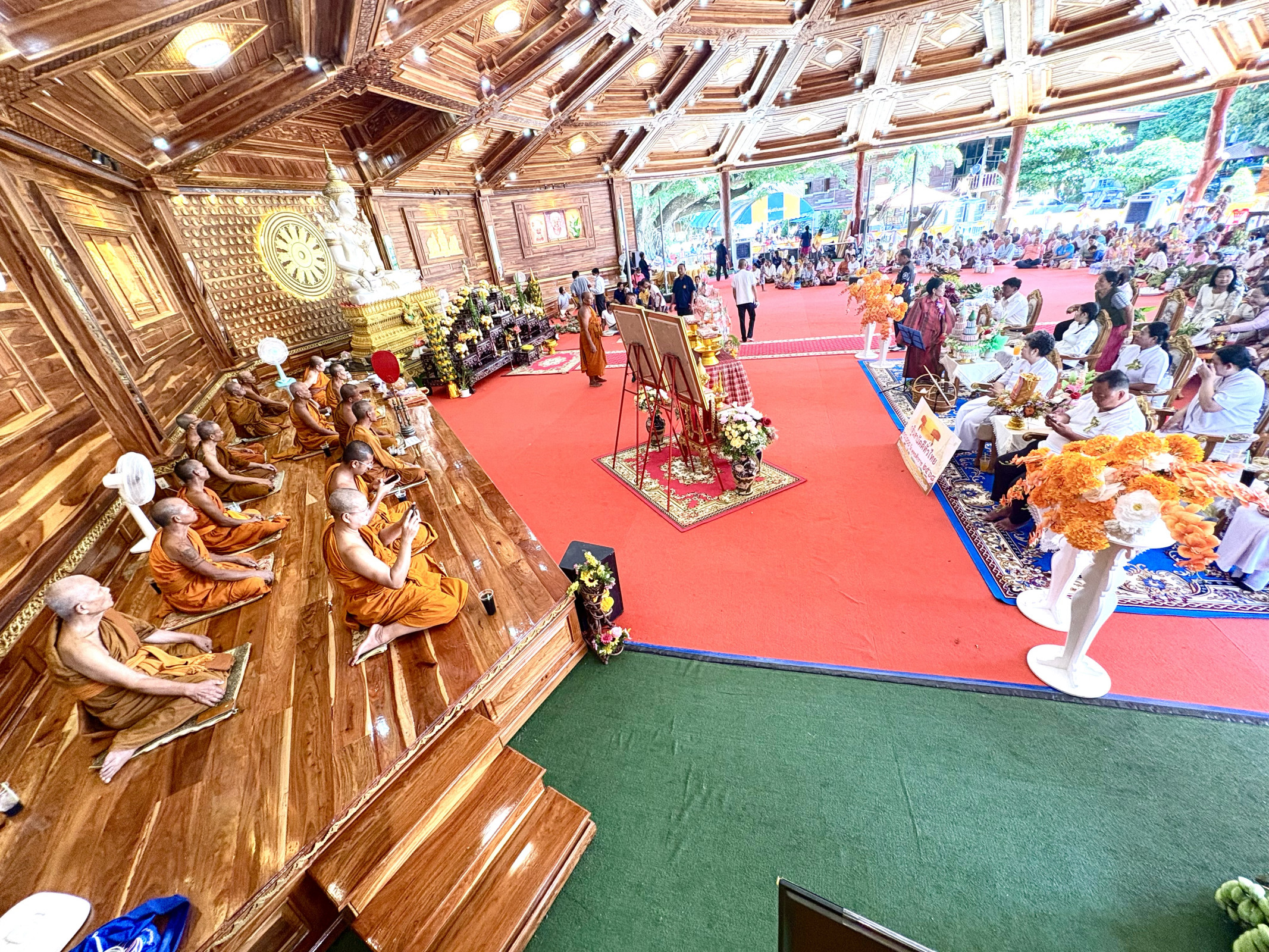 ภาพร่วมพิธีกรรมวัดทุ่งสว่างนารุ่ง