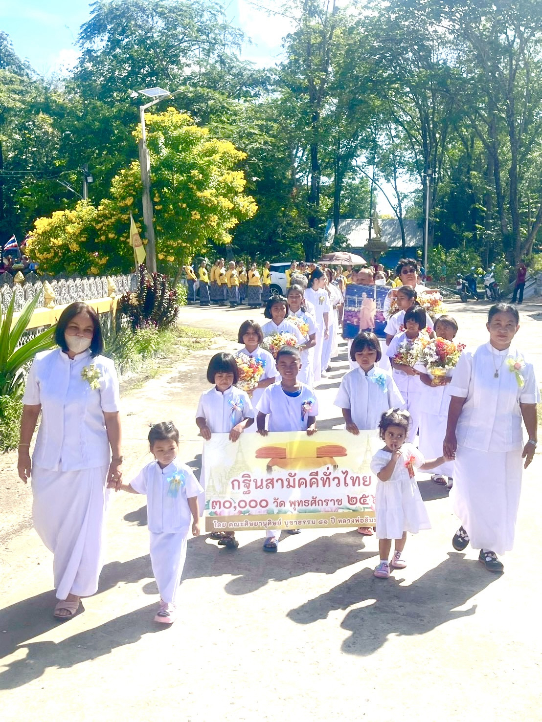 ภาพร่วมขบวนกฐินวัดปราสาท
