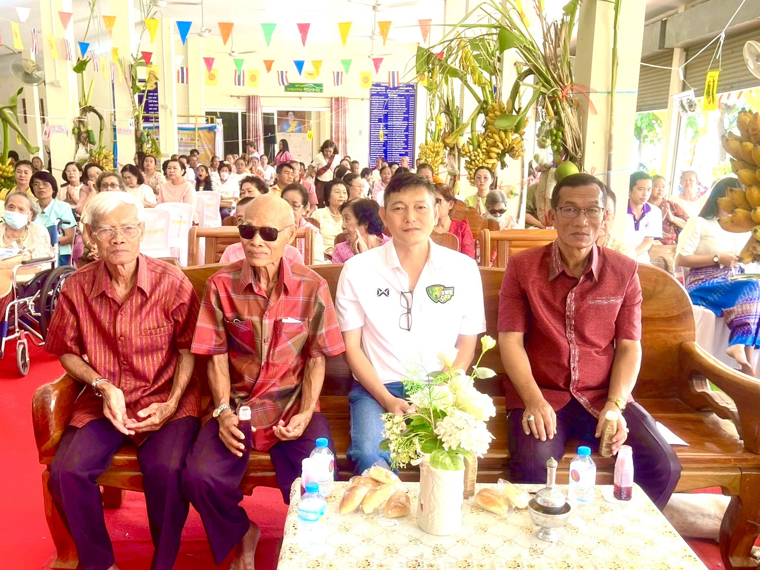 ภาพร่วมพิธีกรรมวัดปราสาท