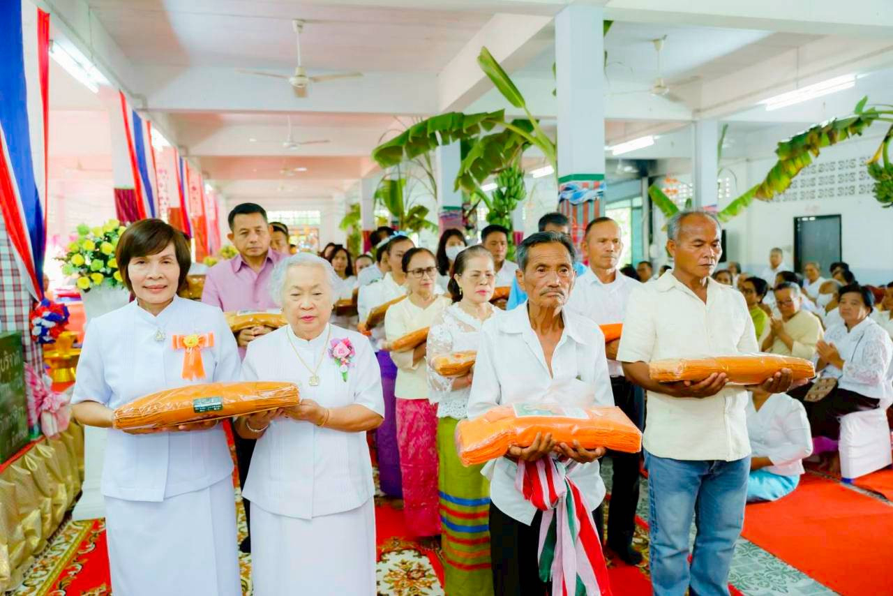 ภาพร่วมพิธีกรรมวัดทรงศิลา(บ้านปลาขาว)