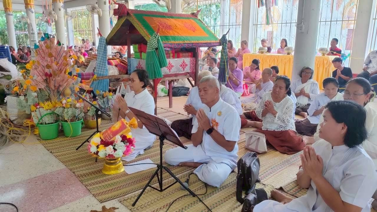 ภาพกล่าวคำถวายกฐินวัดศรีลาวรรณ