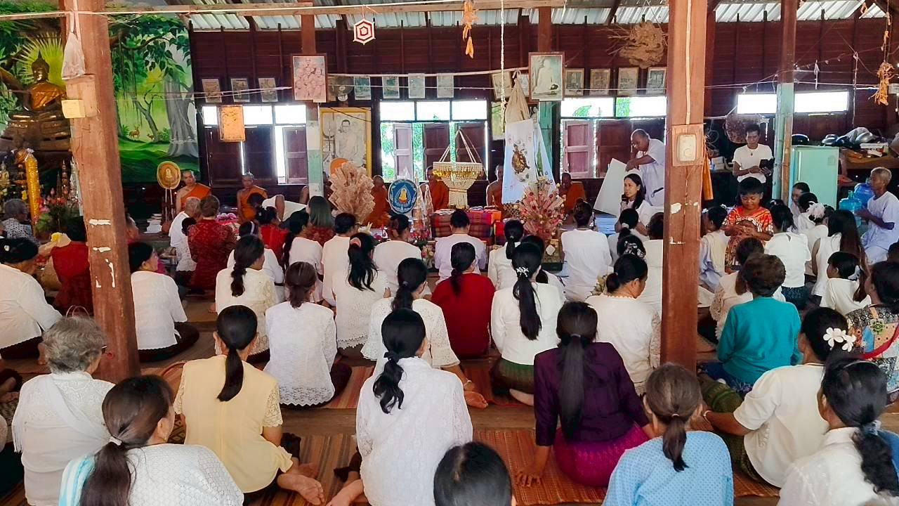 ภาพร่วมพิธีกรรมวัดหญ้าขาว