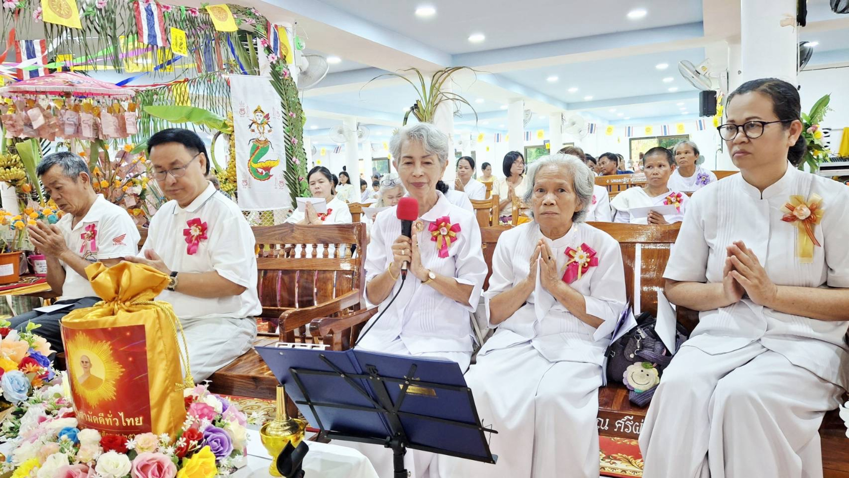 ภาพร่วมพิธีกรรมวัดราษฎร์เจริญผล